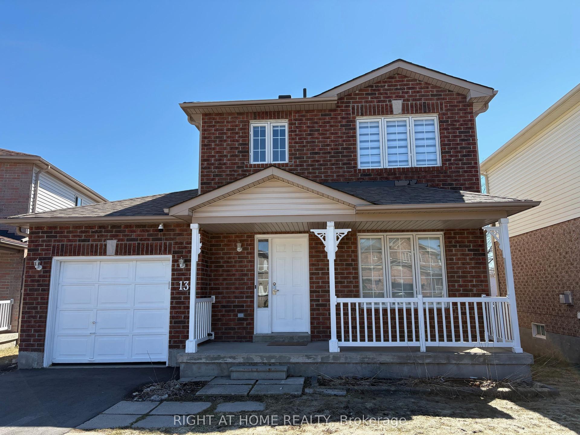 13 Golds Crescent — photo 1
