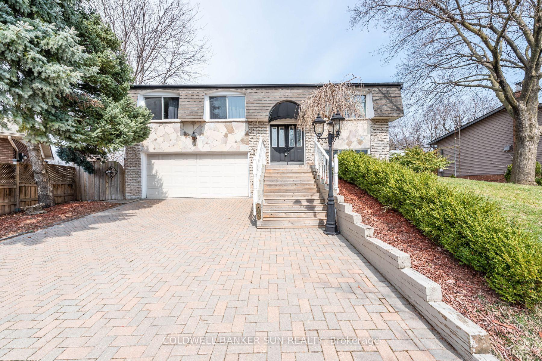 2483 Yarmouth Crescent, Oakville — Detached for sale, photo 1
