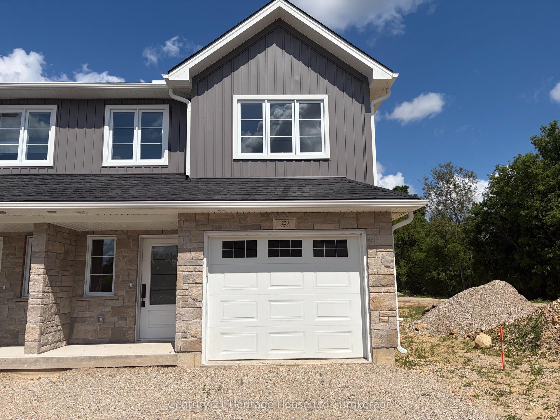 229 Bruce Street S 4 #4, West Grey — Townhouse for sale, photo 1
