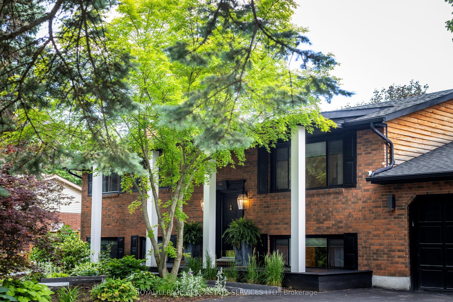 13 Upper Canada Drive — photo 1