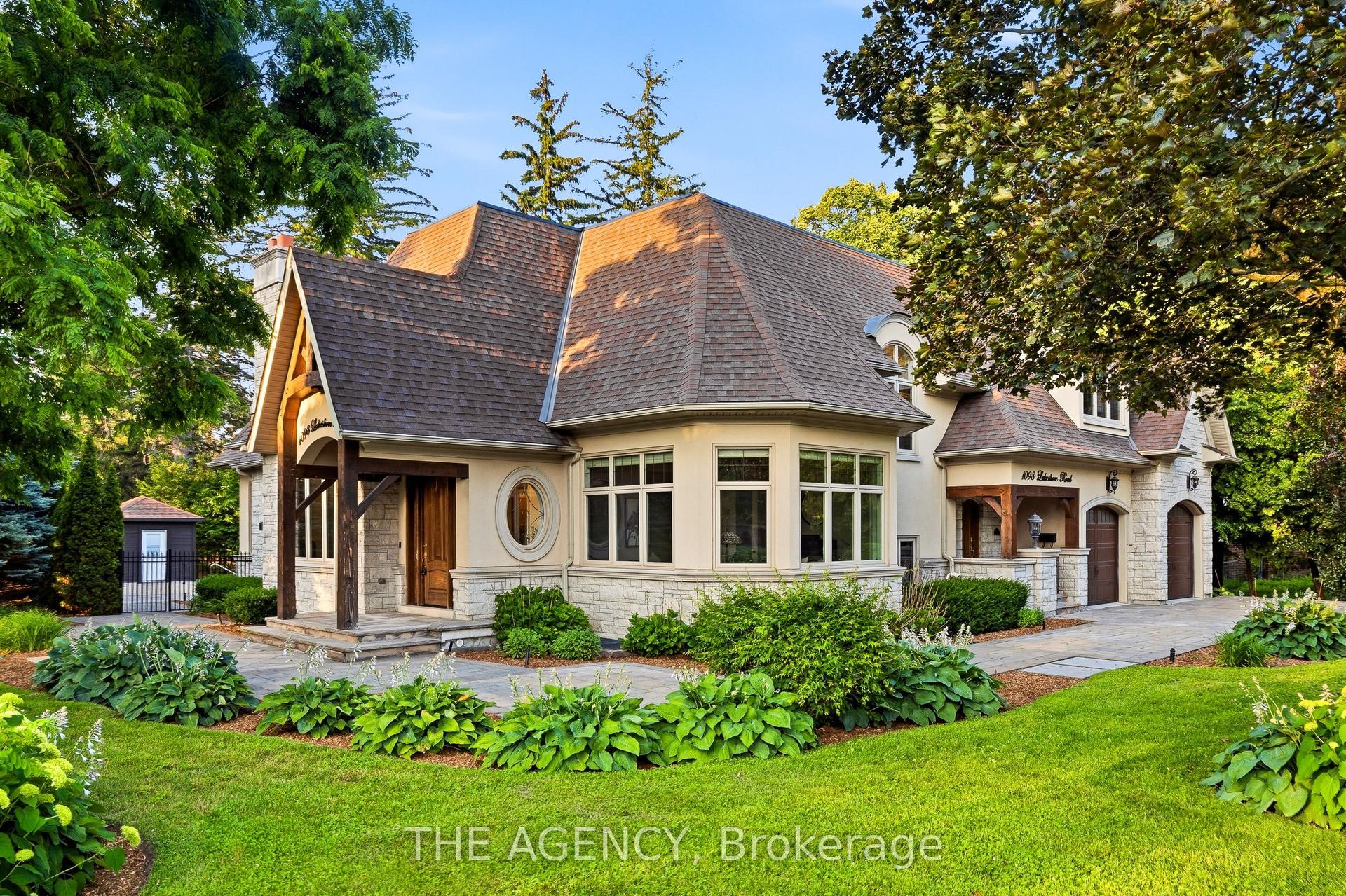 1098 Lakeshore Road W, Oakville — Detached for sale, photo 1