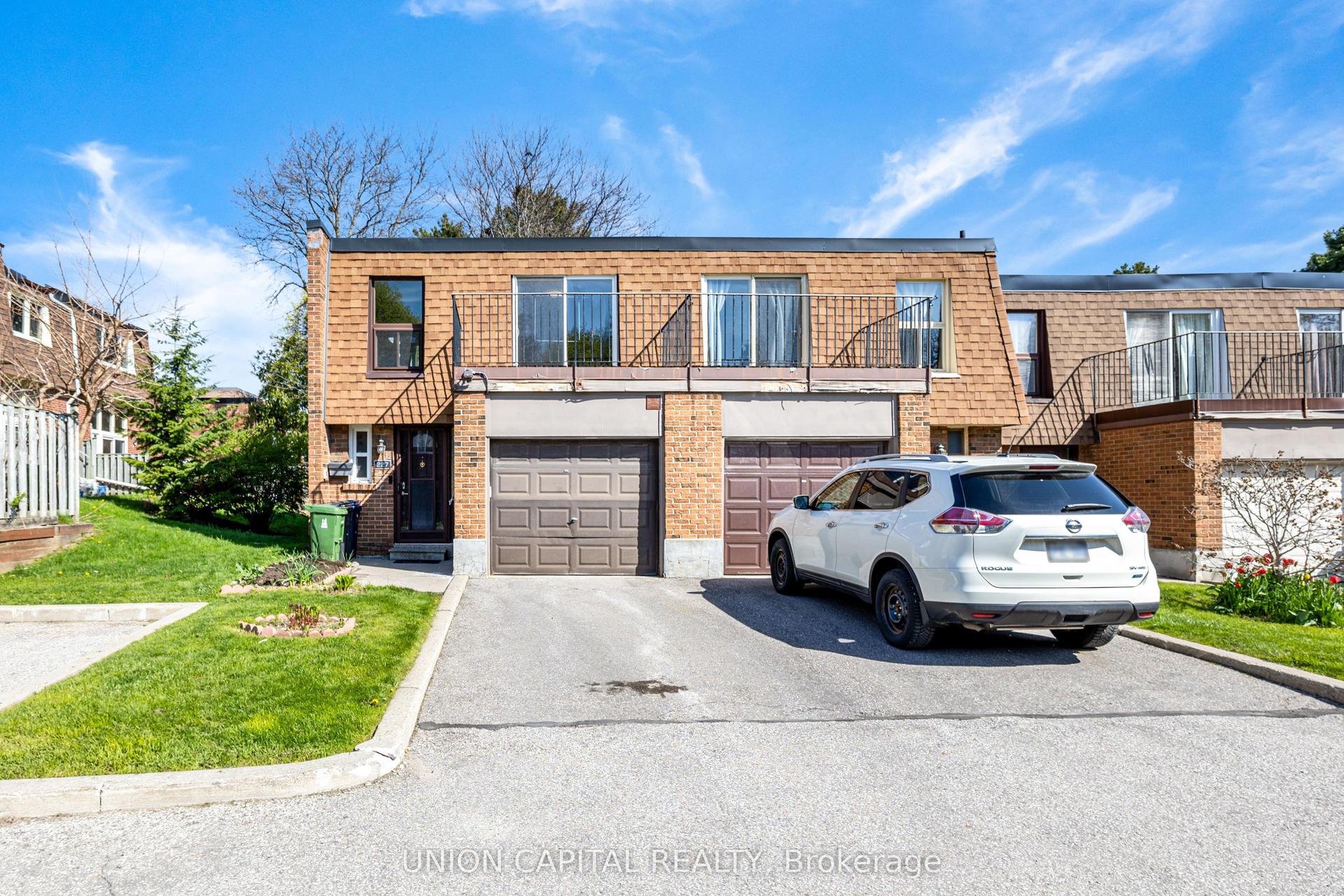 227 Huntingdale Boulevard — photo 1