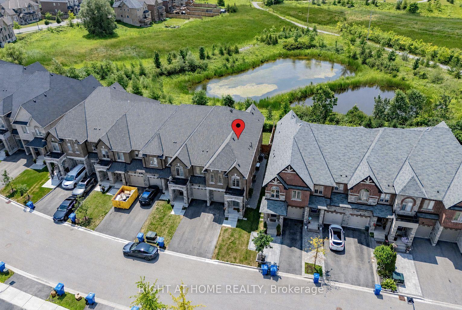 64 Beechborough Crescent, East Gwillimbury — Townhouse for sale, photo 1