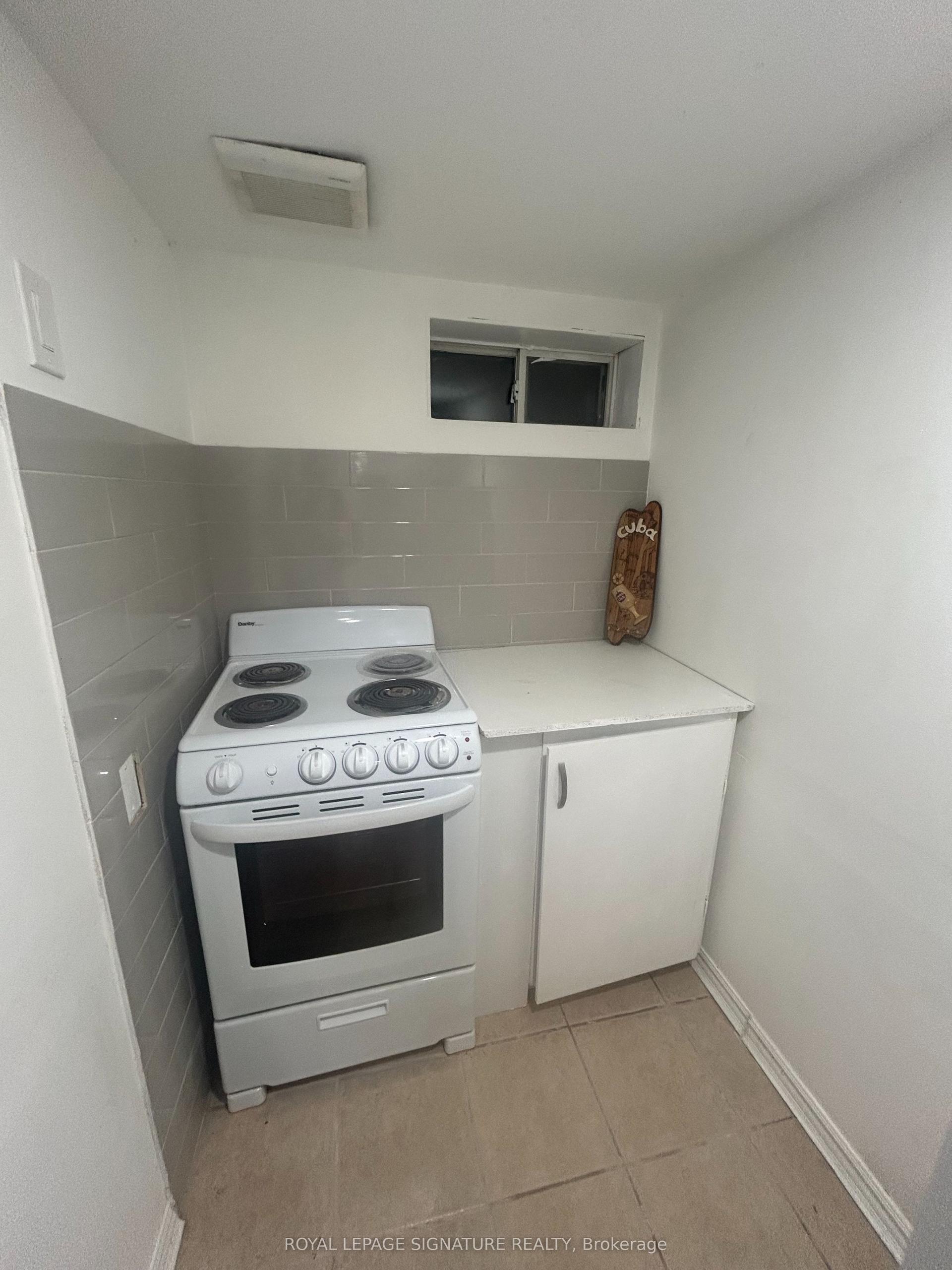 238 Beechy Drive 1 Bedroom Basement #1 Bedroom Basement — photo 1