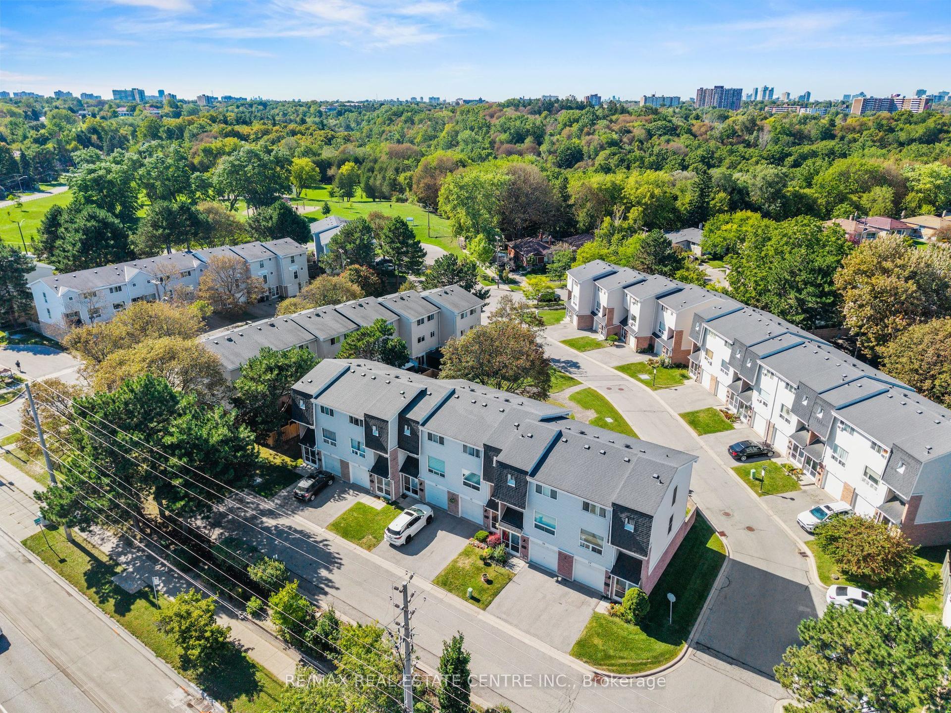 33 Celeste Drive 15 #15, Toronto — Condo Town for sale, photo 1