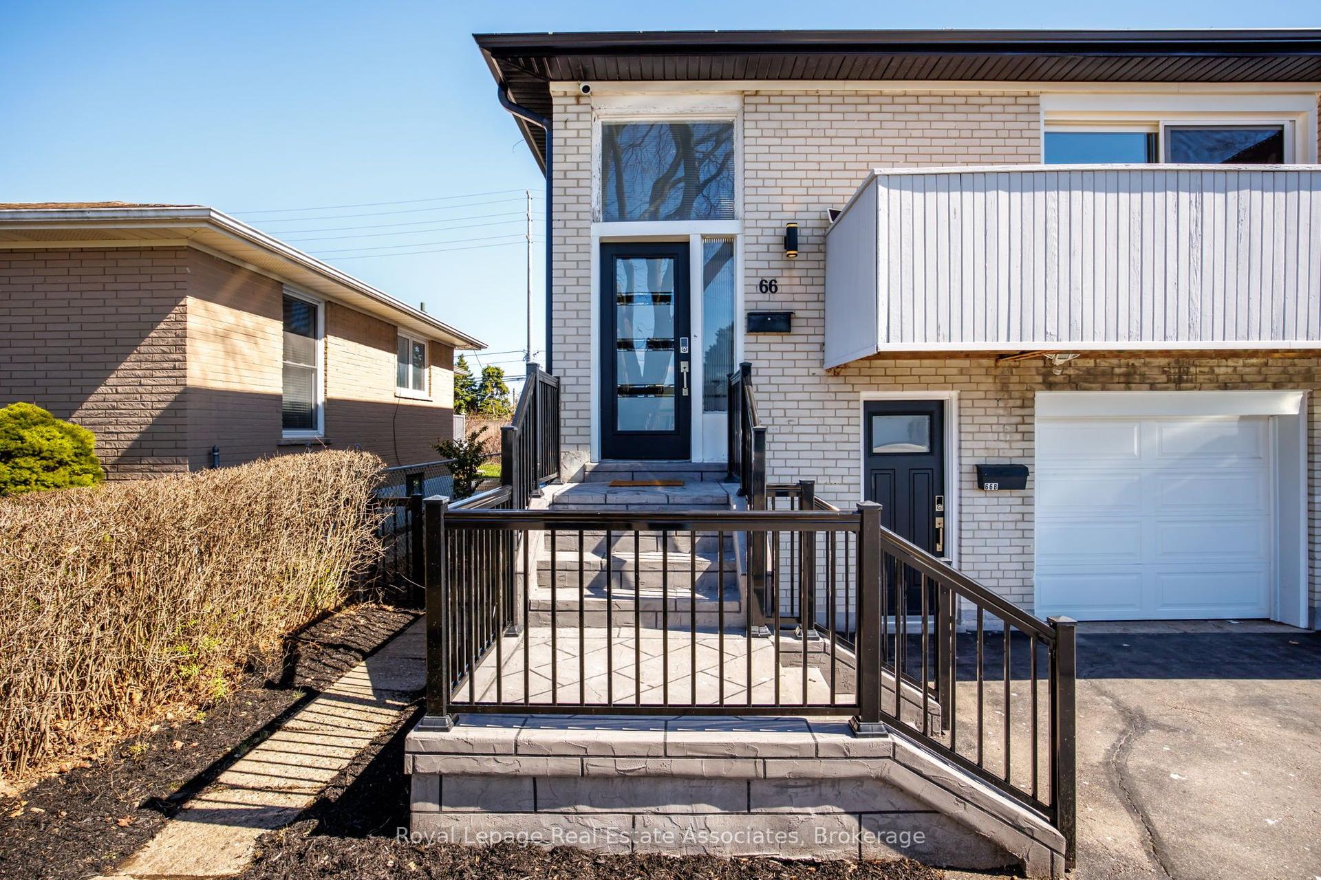 66 Kingsmere Crescent — photo 1