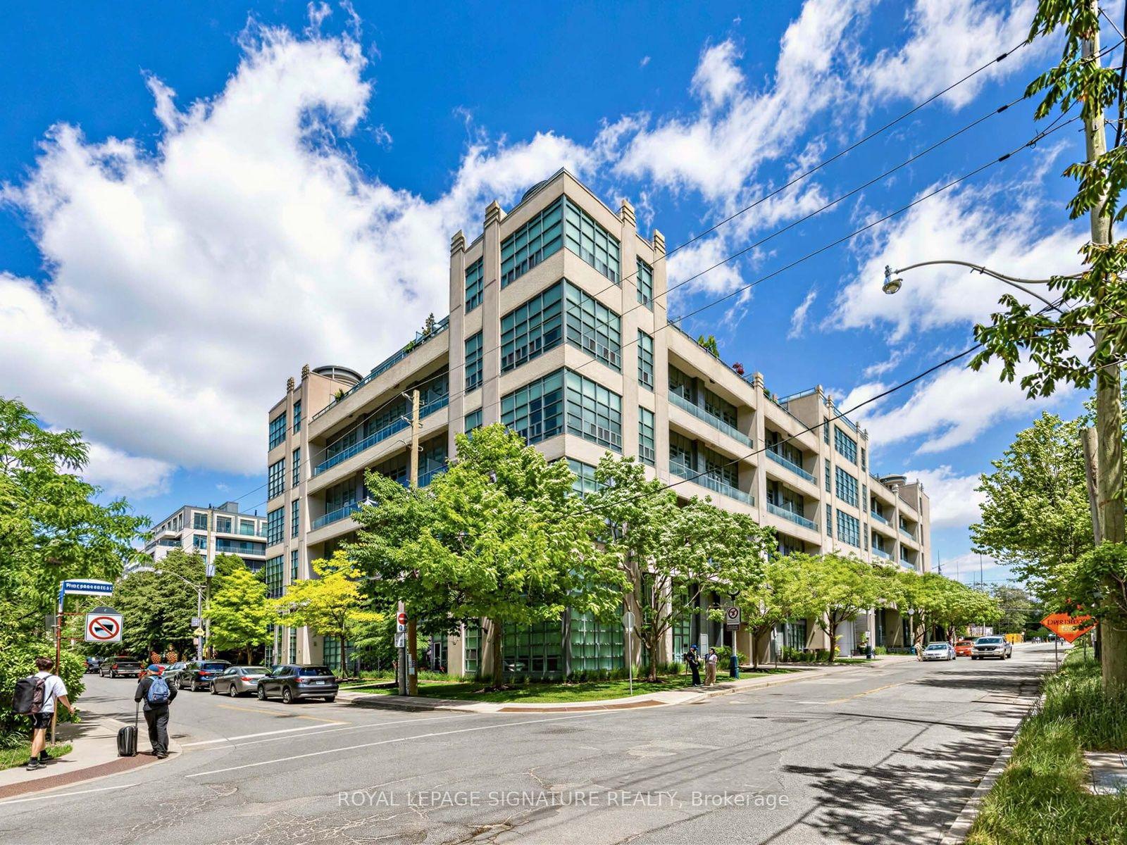 380 Macpherson Avenue 422 #422 — photo 1