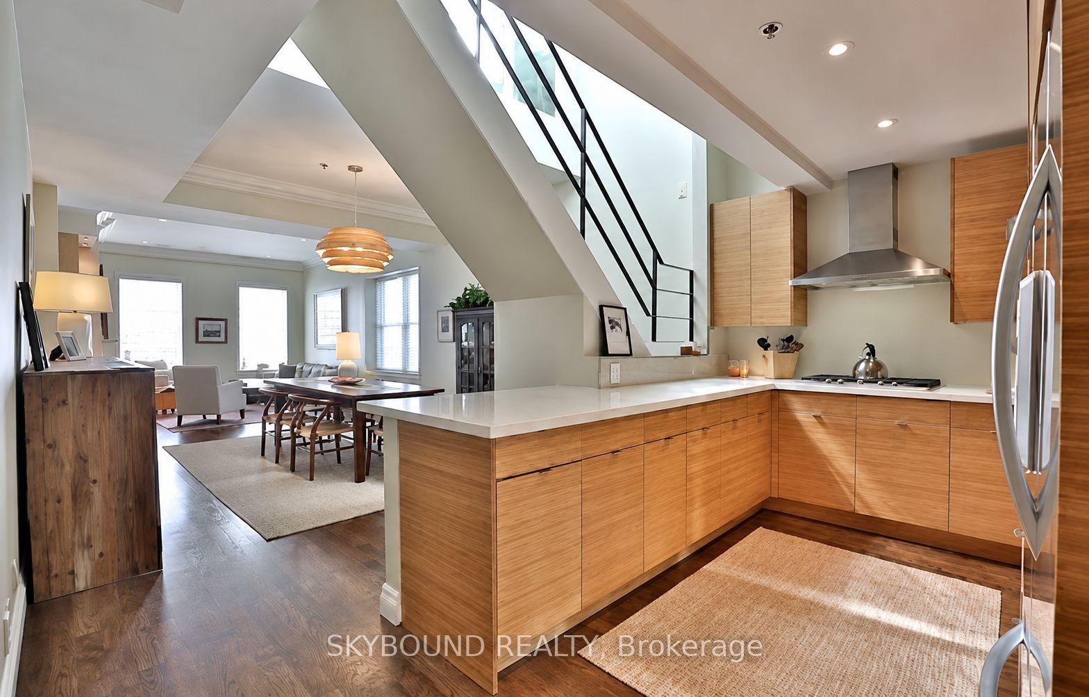 110 Hepbourne Street 206 #206, Toronto — Condo for lease, photo 1