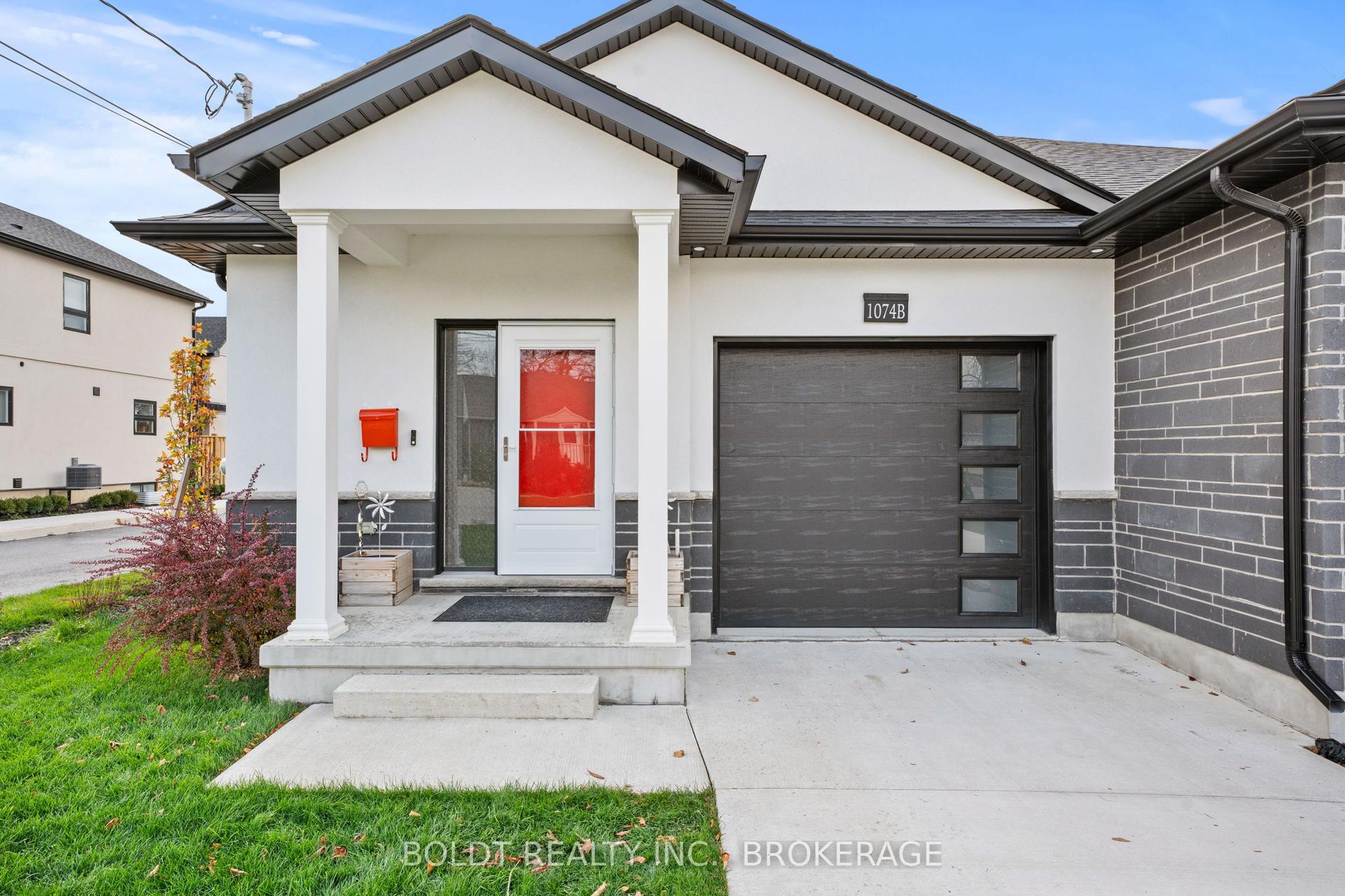 1074B Vansickle Road N — photo 1