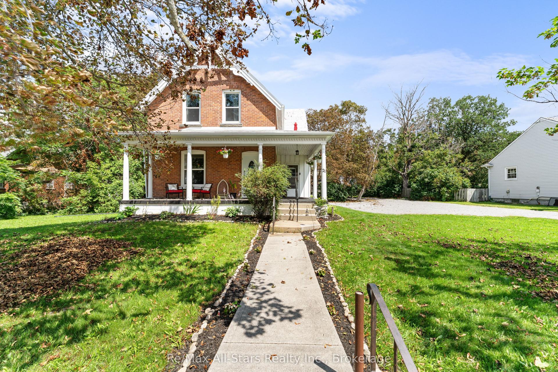 21 Francis Street E, Kawartha Lakes — Detached for sale, photo 1