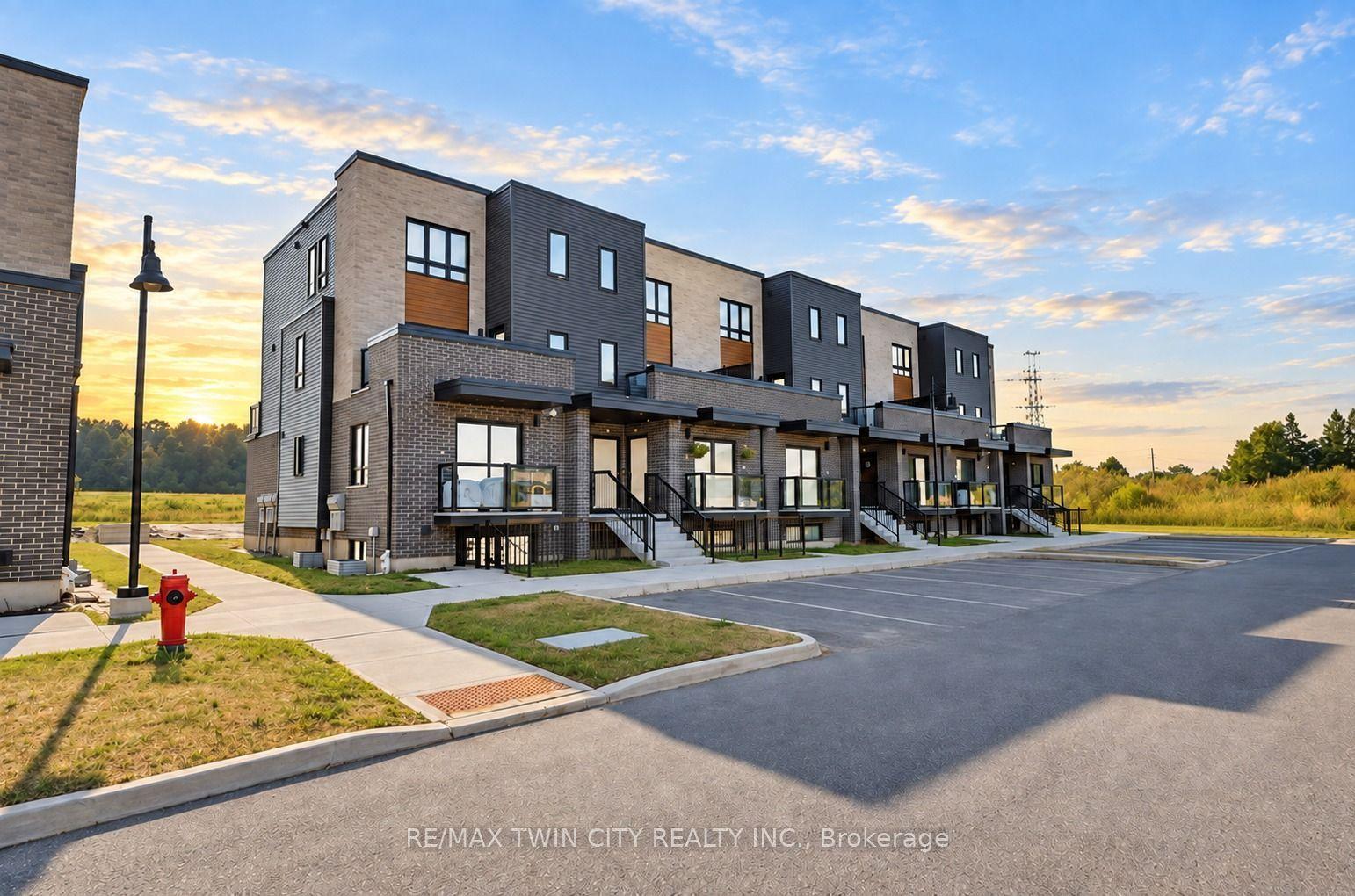 235 Chapel Hill Drive 11 #11, Kitchener — Condo Town for lease, photo 1