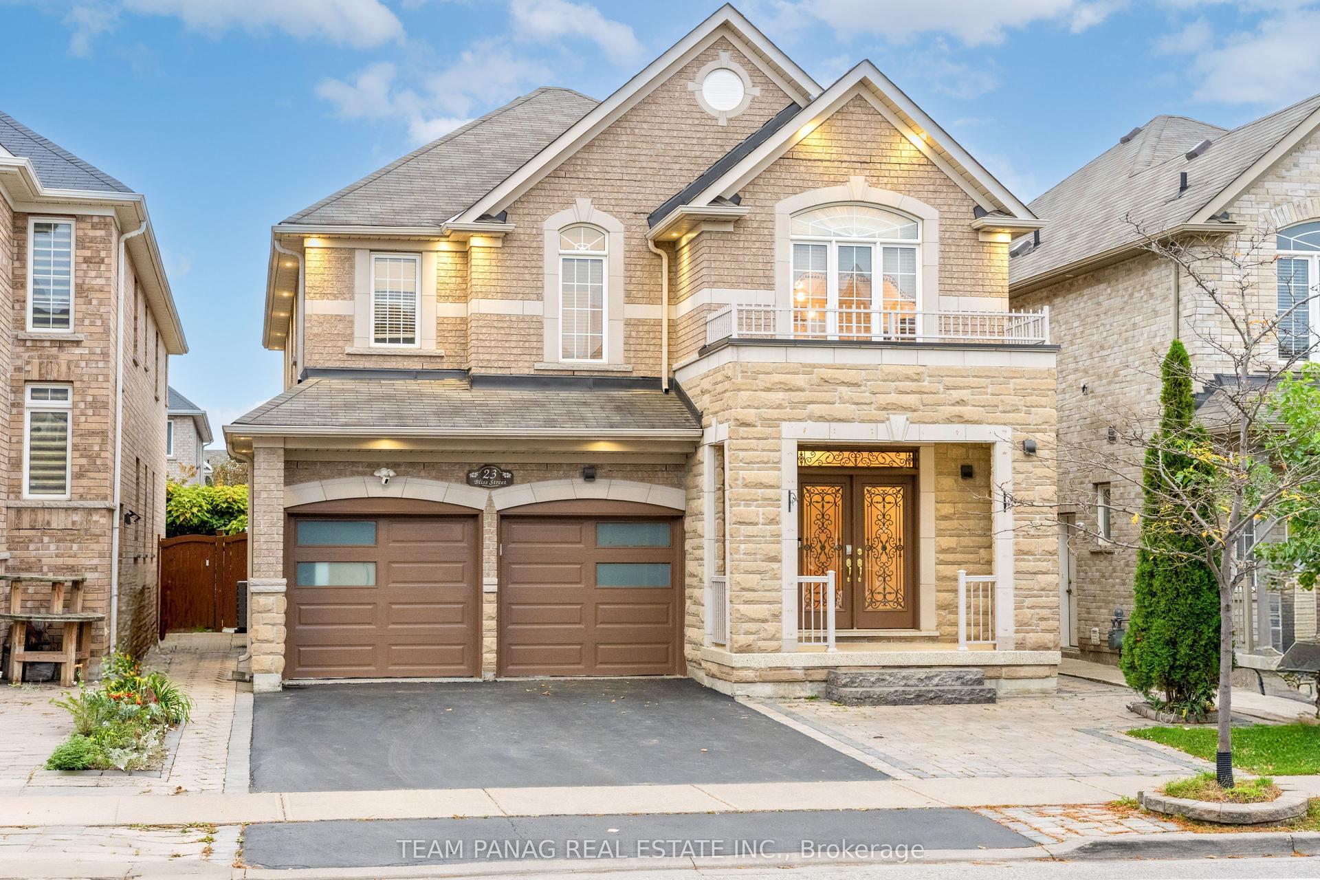 23 Bliss Street, Brampton — Detached for sale, photo 1