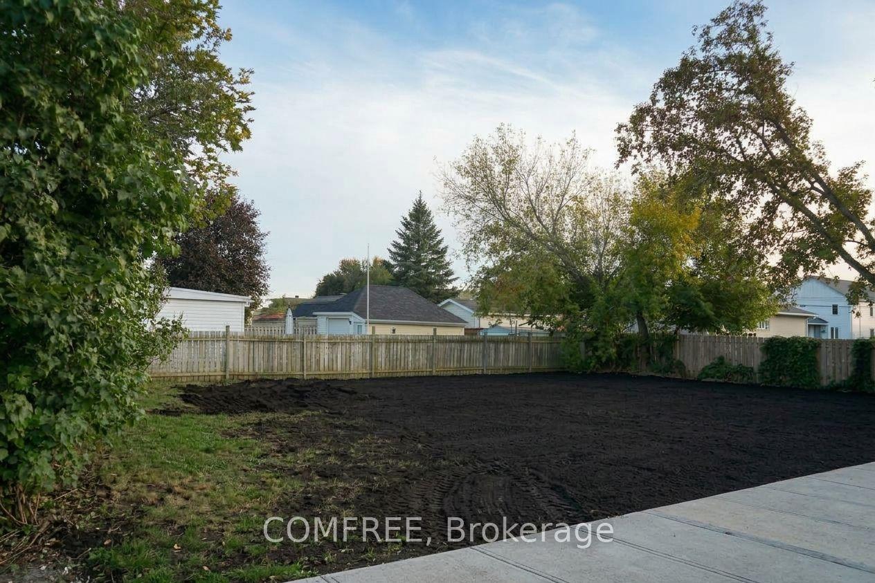 1416 Cumberland Street, Cornwall — Land for sale, photo 1