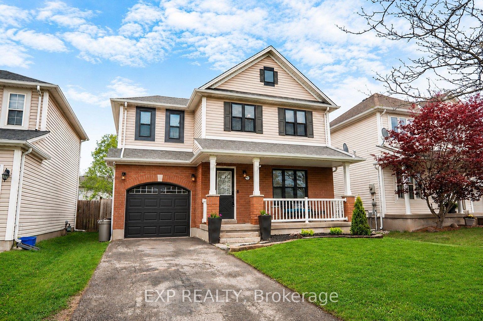 24 Lovell Crescent — photo 1