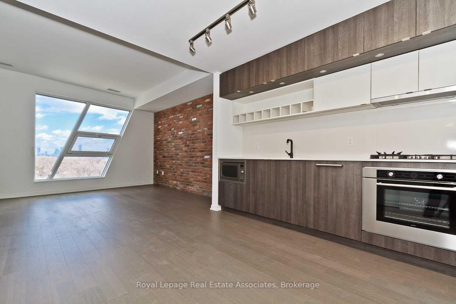 138 St Helens Avenue Ph1 #Ph1 — photo 1