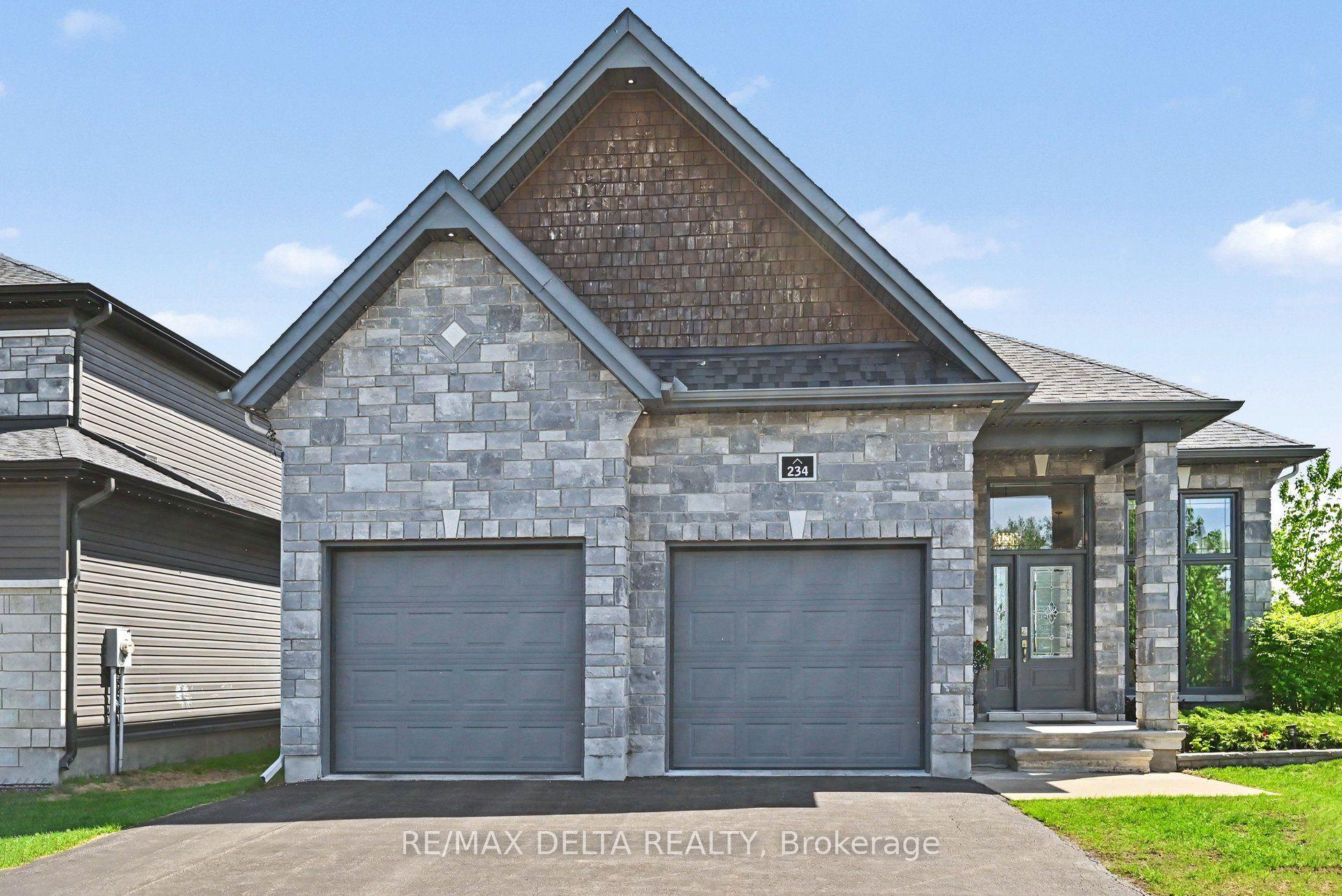 234 Versaille Street — photo 1