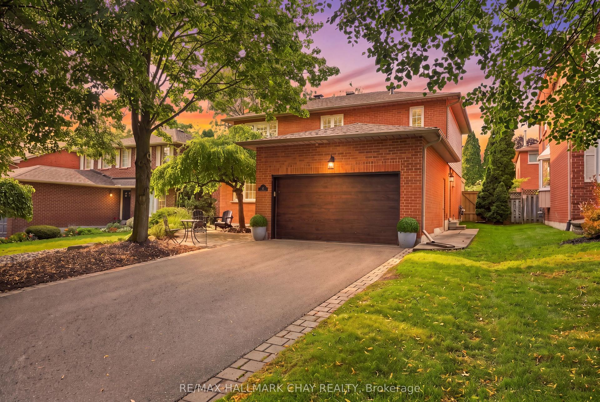 23 Twelve Oaks Drive, Aurora — Detached for sale, photo 1