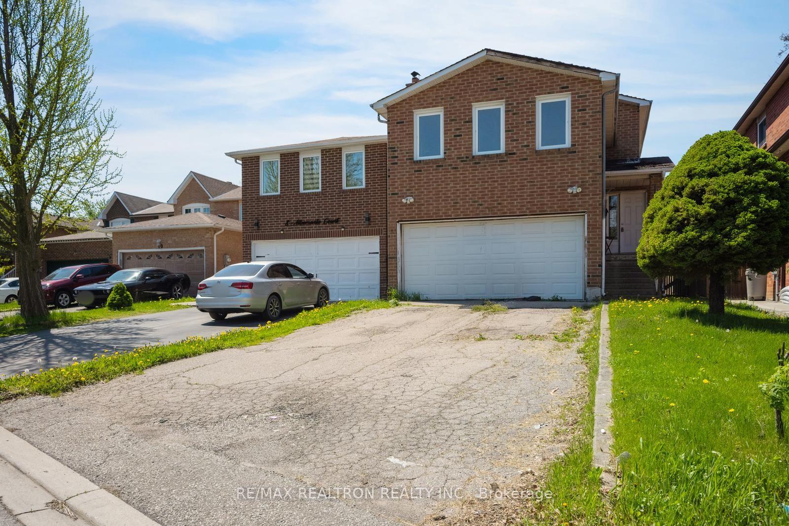 6 Albemarle Court — photo 1