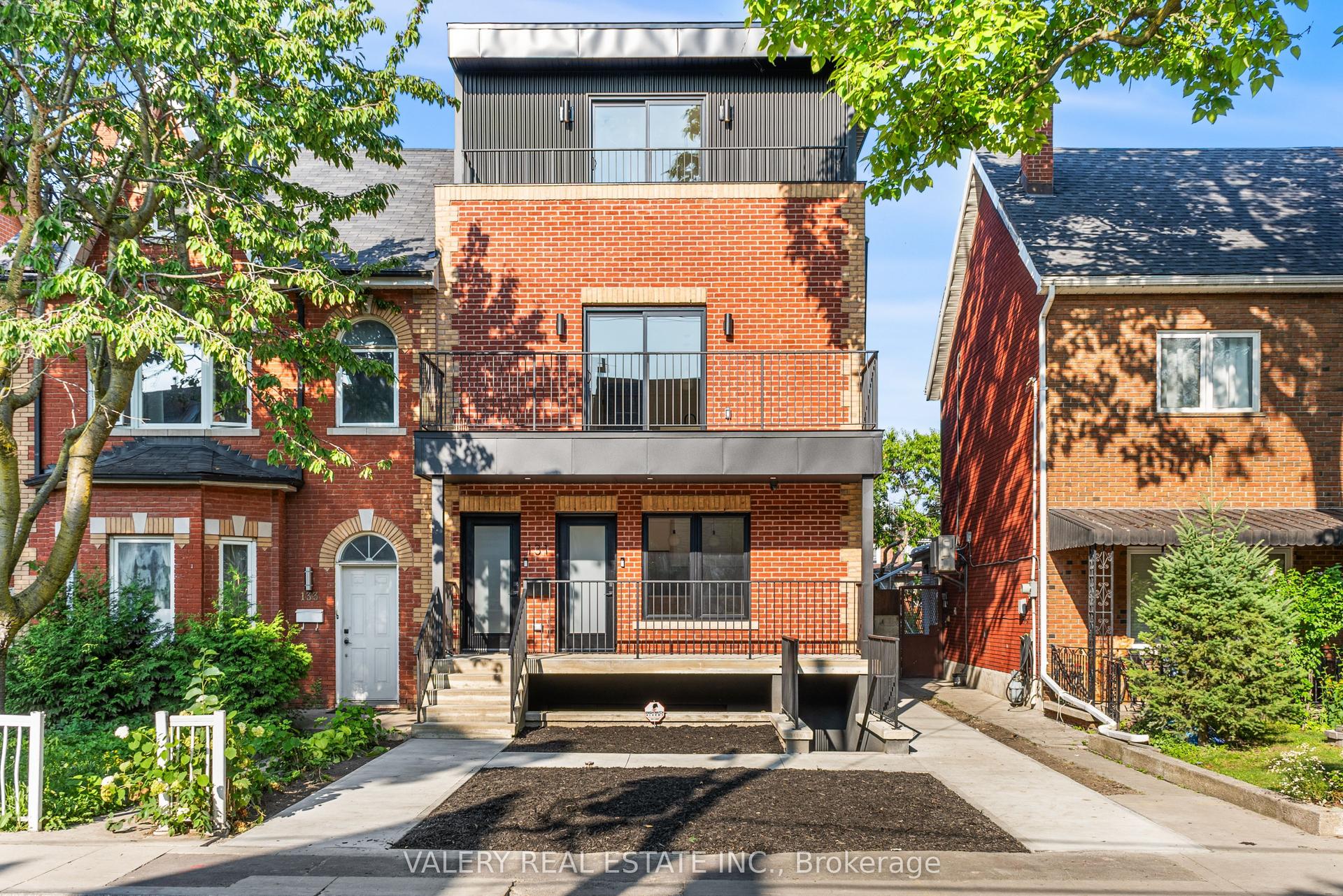 131 Dovercourt Road Main #Main, Toronto — Multiplex for lease, photo 1