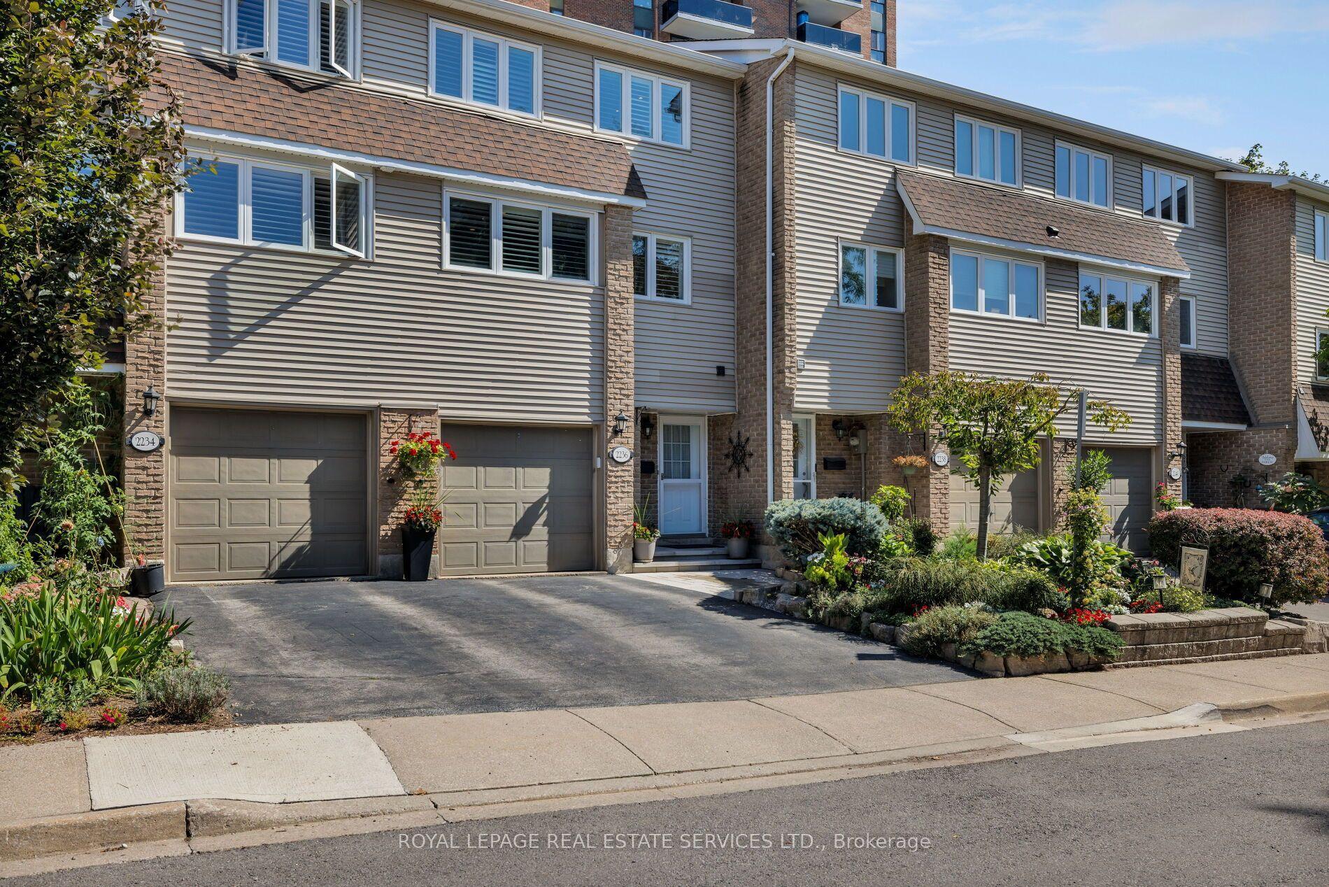 2236 Marine Drive 2236 #2236, Oakville — Condo Town for sale, photo 1