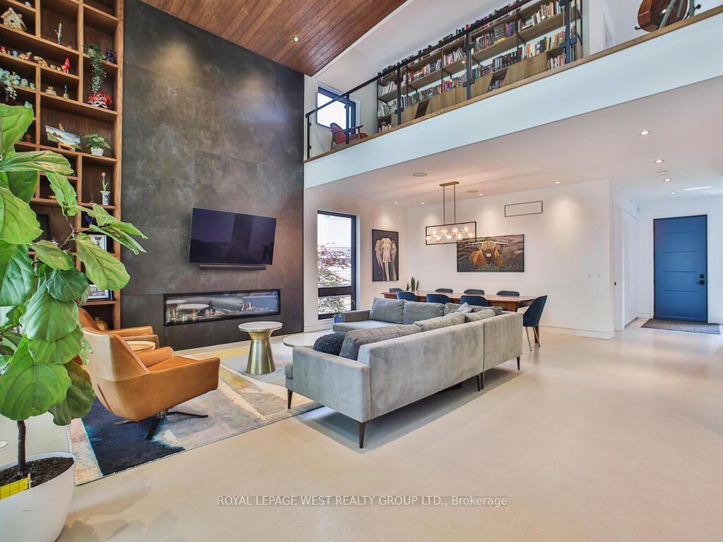 4 Old Oak Road, Toronto — Detached for sale, photo 1