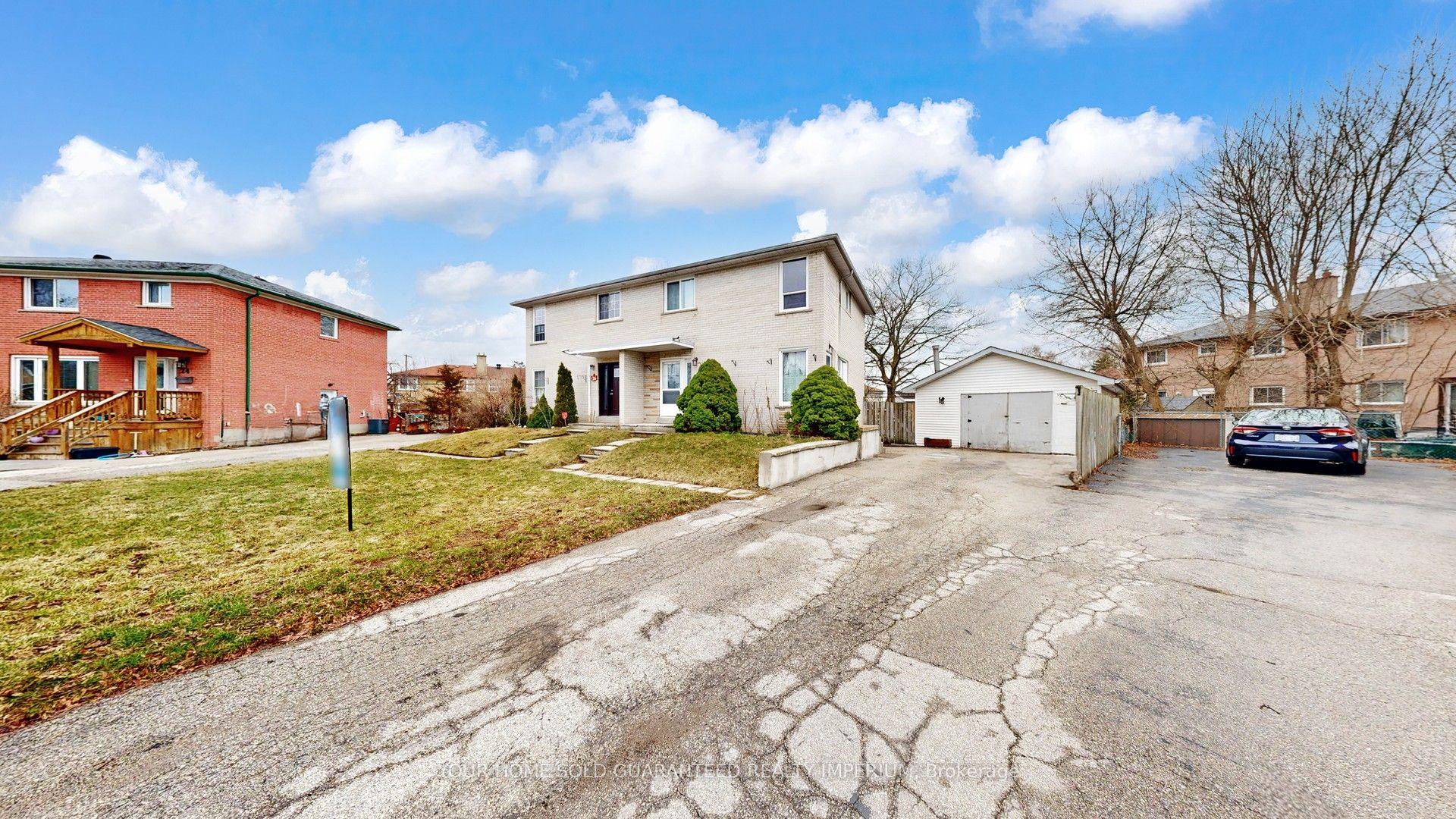28 Athenia Court, Toronto — Semi-Detached for sale, photo 1