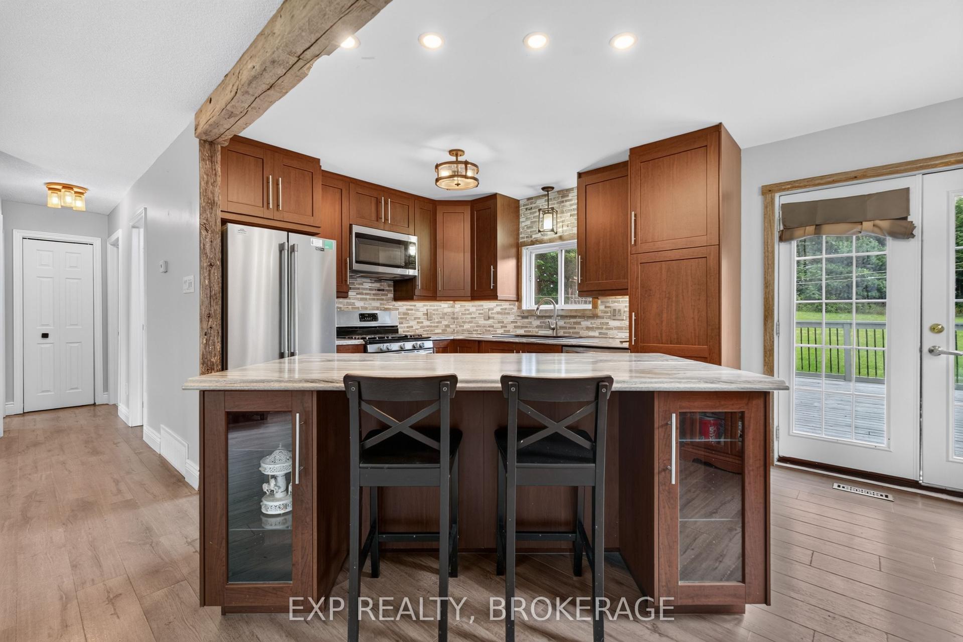9009 PERTH Road, Rideau Lakes — Detached for sale, photo 1