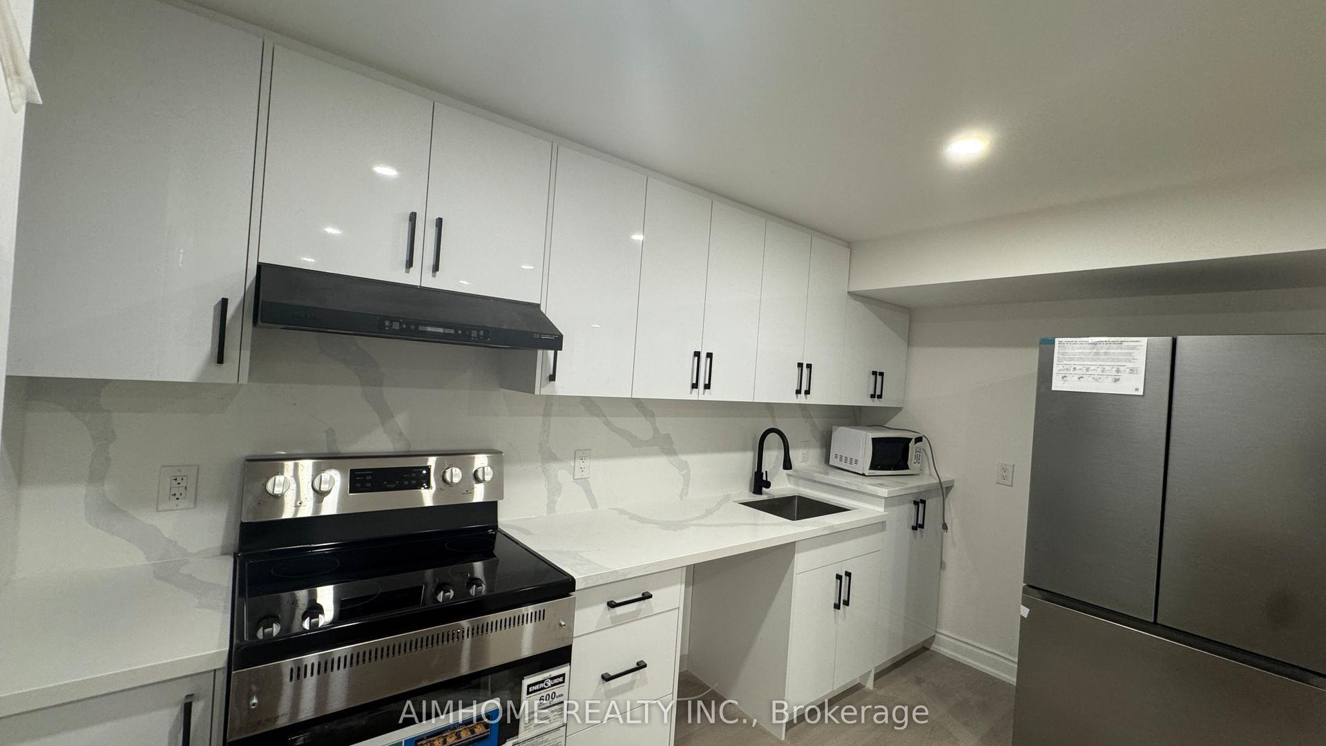 20 Clutterbuck Lane Basement N/A, Ajax — Townhouse for lease, photo 1