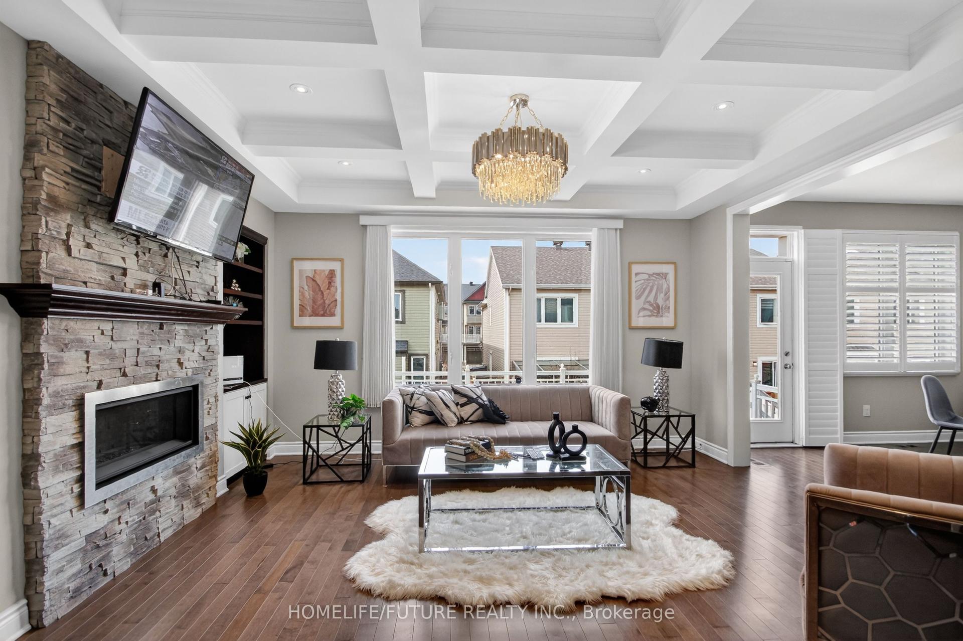644 Dundonald Drive — photo 1