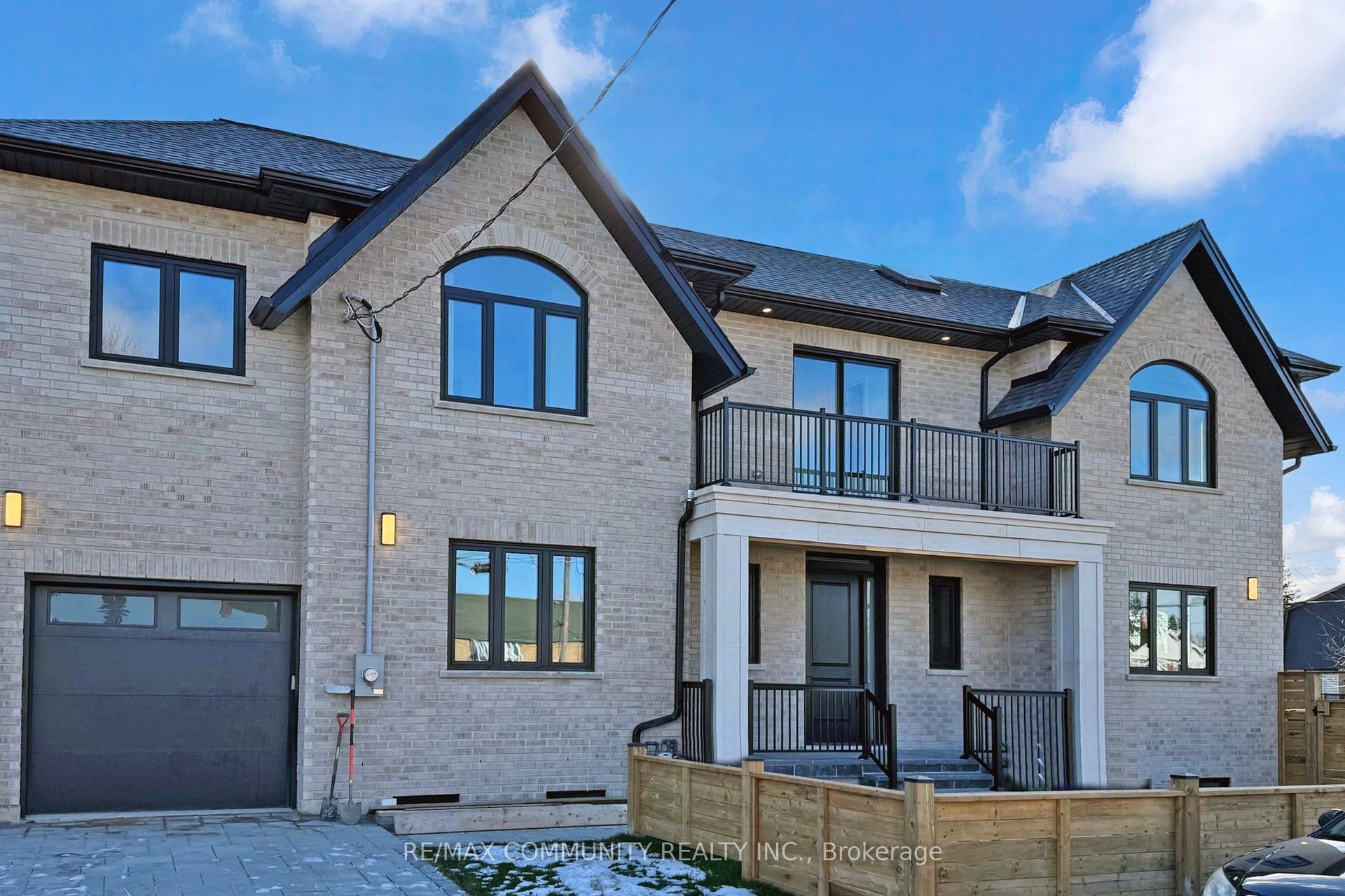 122 Marble Arch Crescent — photo 1