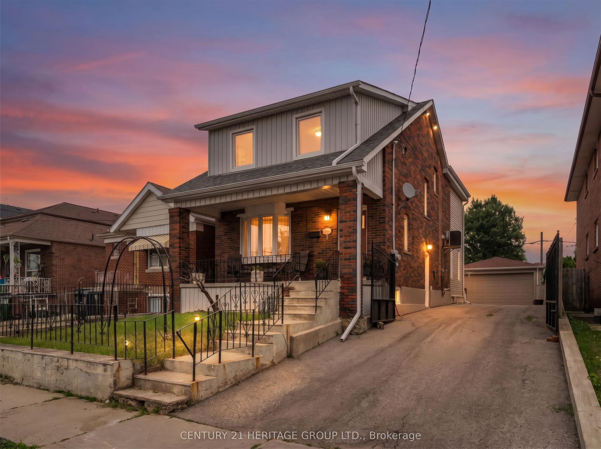 33 Sanderstead Avenue, Toronto — Detached for sale, photo 1