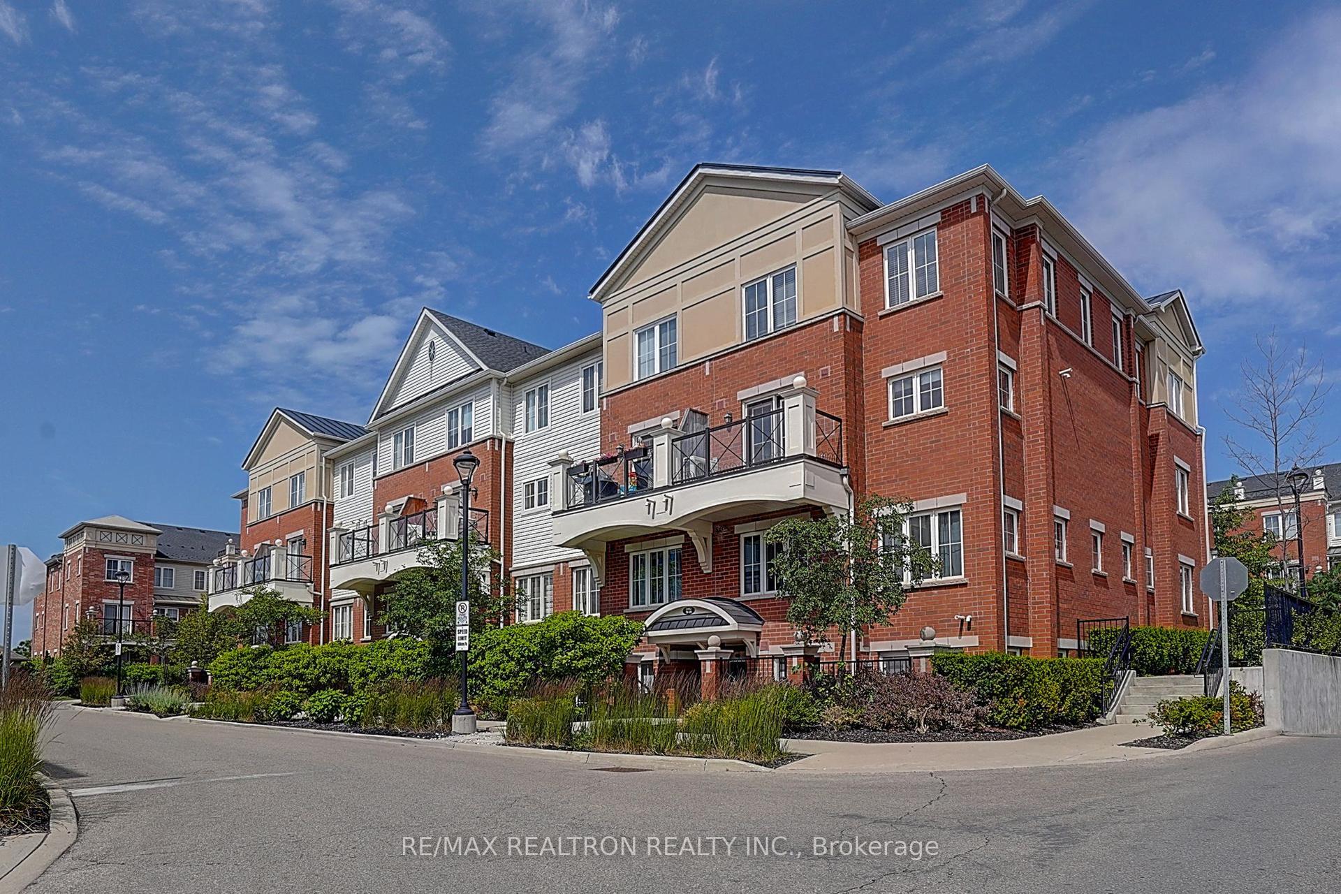 2492 Post Road 16 #16, Oakville — Condo Town for sale, photo 1
