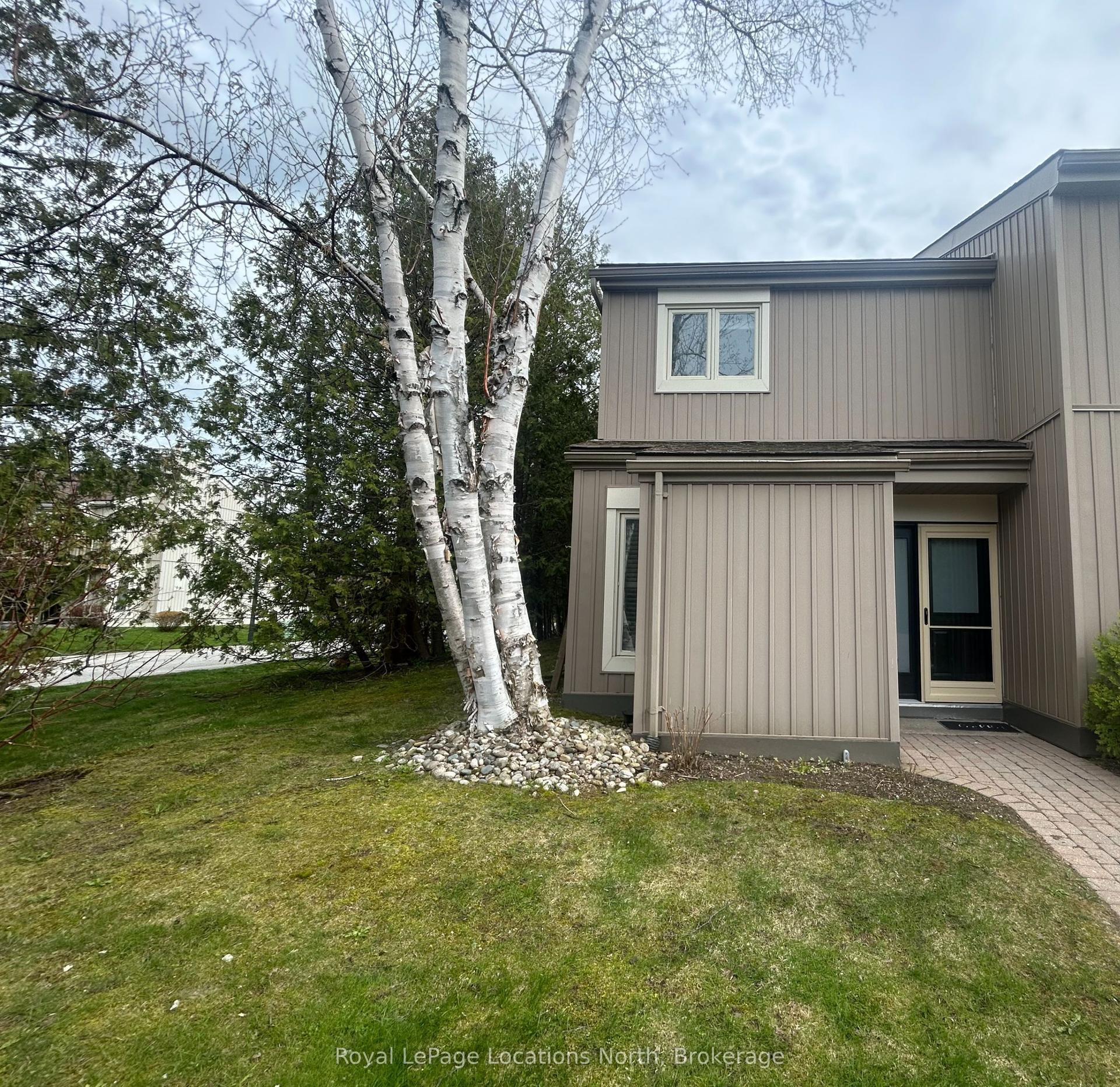 561 Oxbow Crescent 1 #1 — photo 1