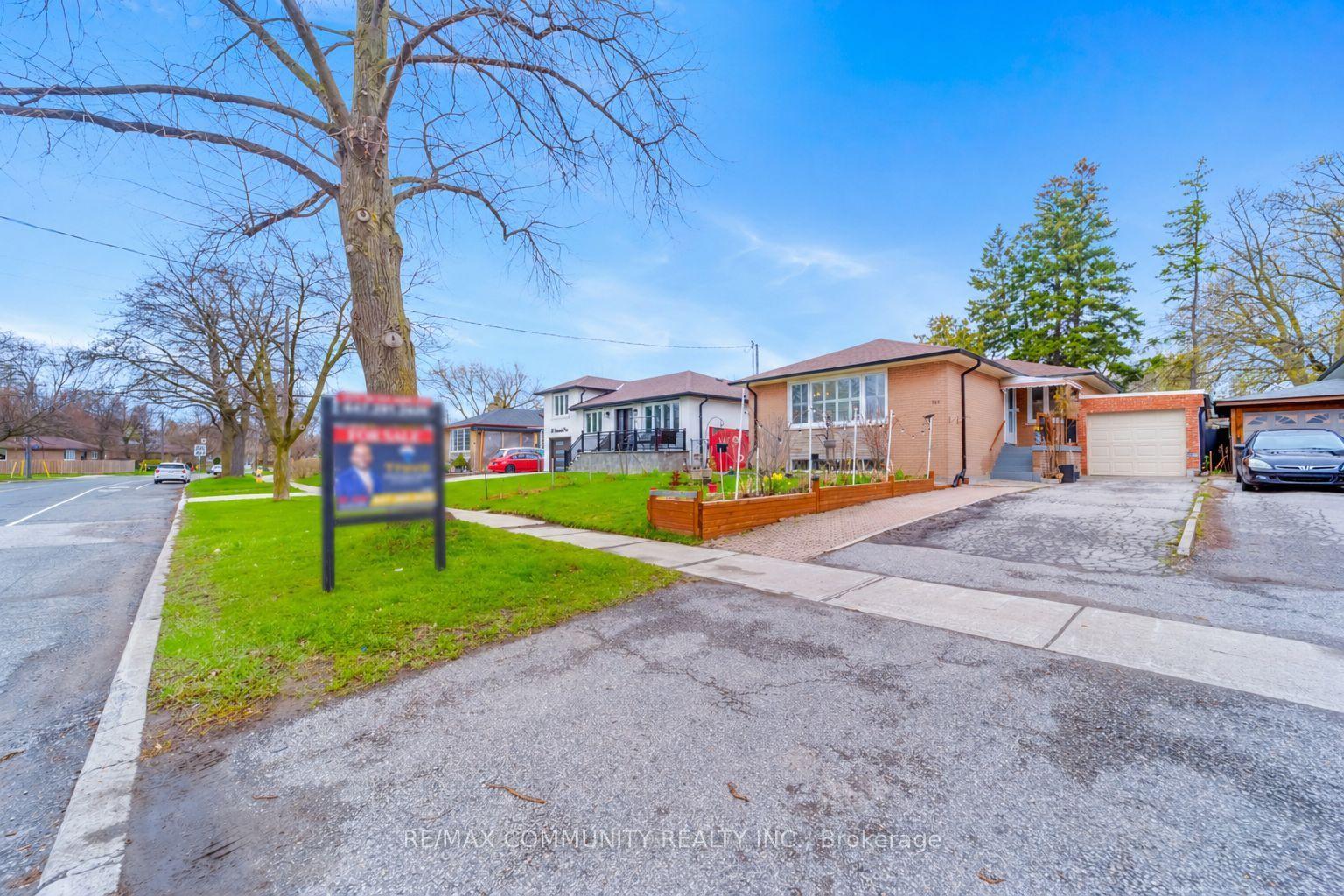 118 Brimorton Drive — photo 1