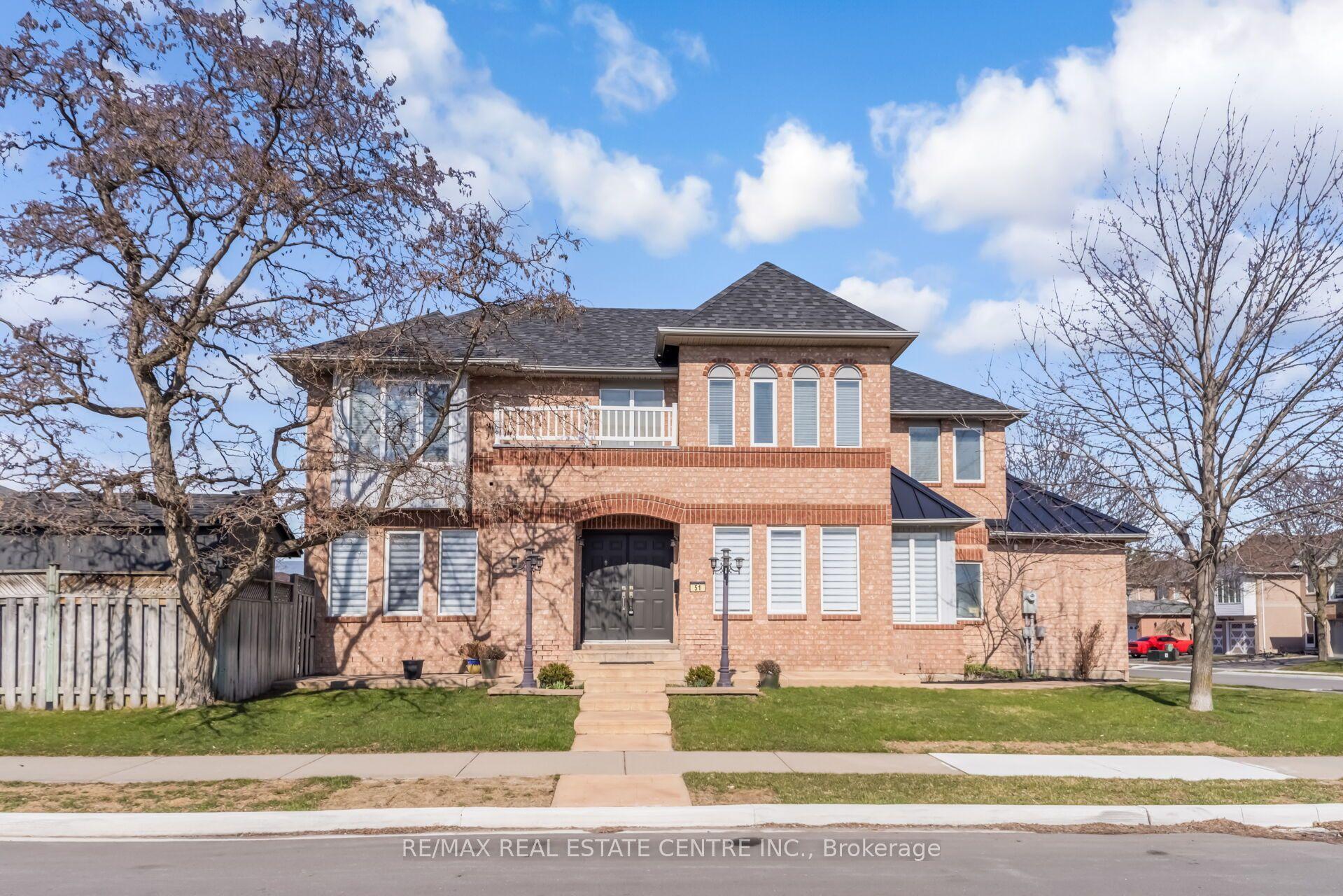 51 Pebblestone Circle, Brampton — Detached for sale, photo 1