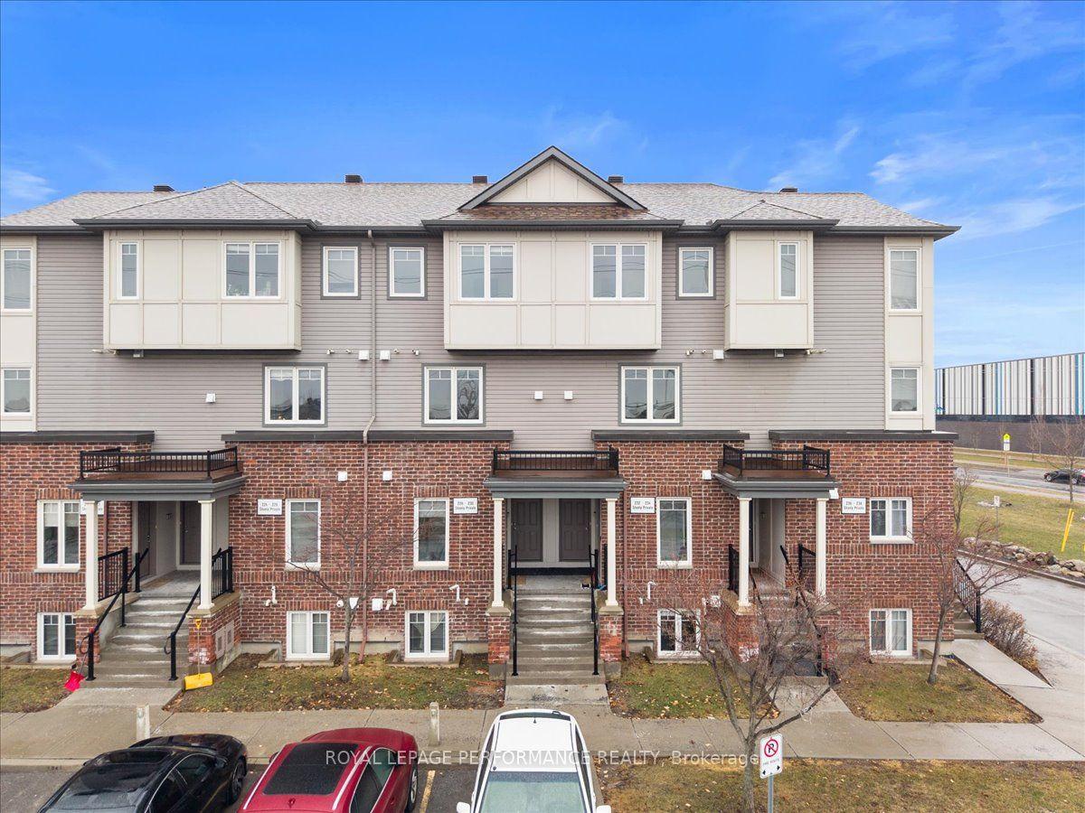 232 Shanly Private — photo 1