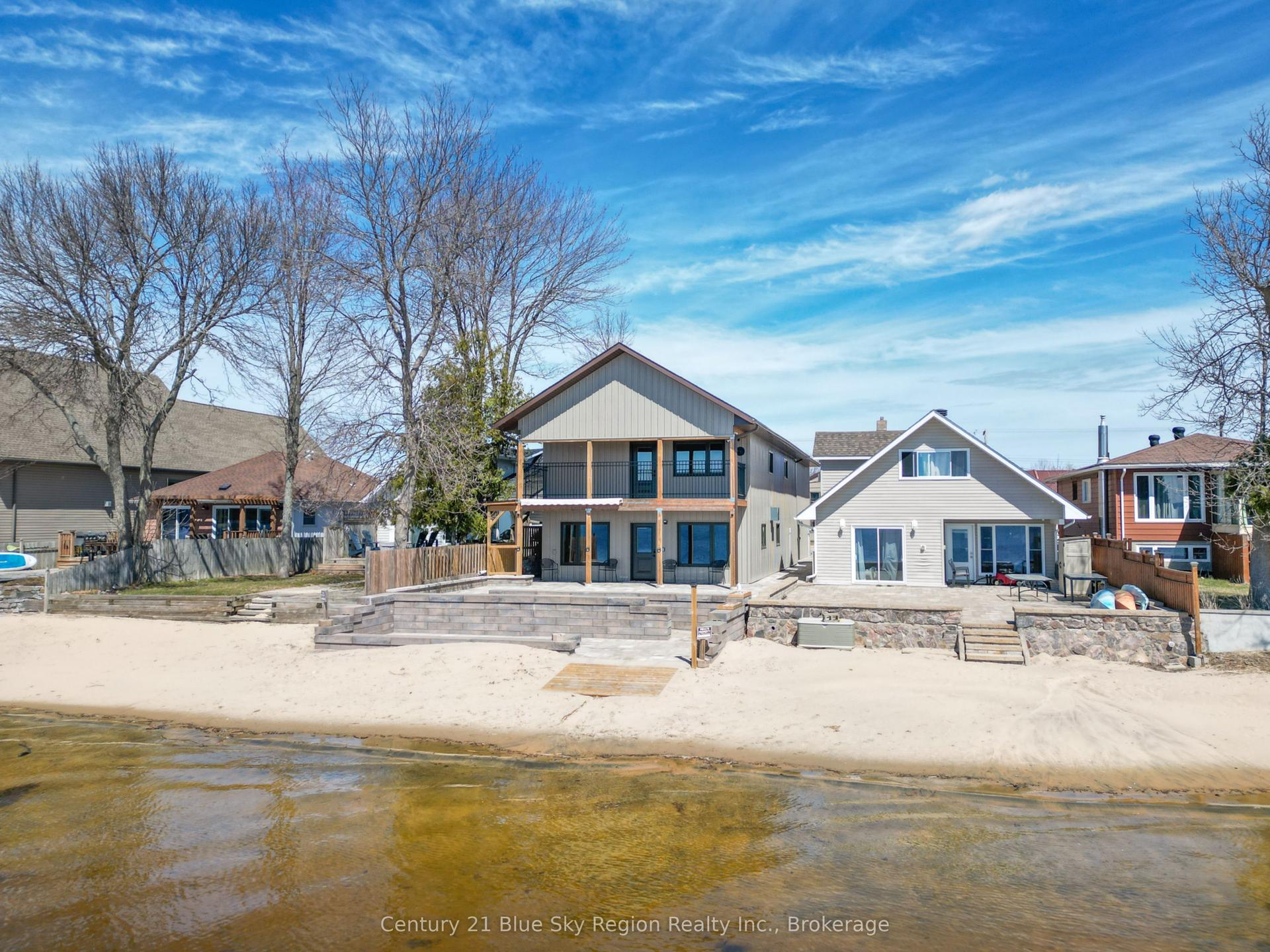 715 Lakeshore Drive — photo 1