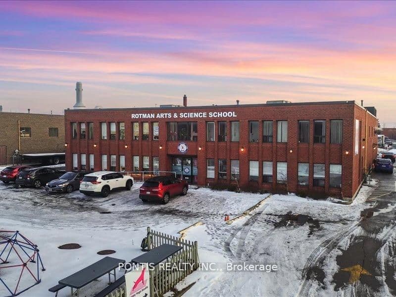 7 BRADWICK Drive — photo 1