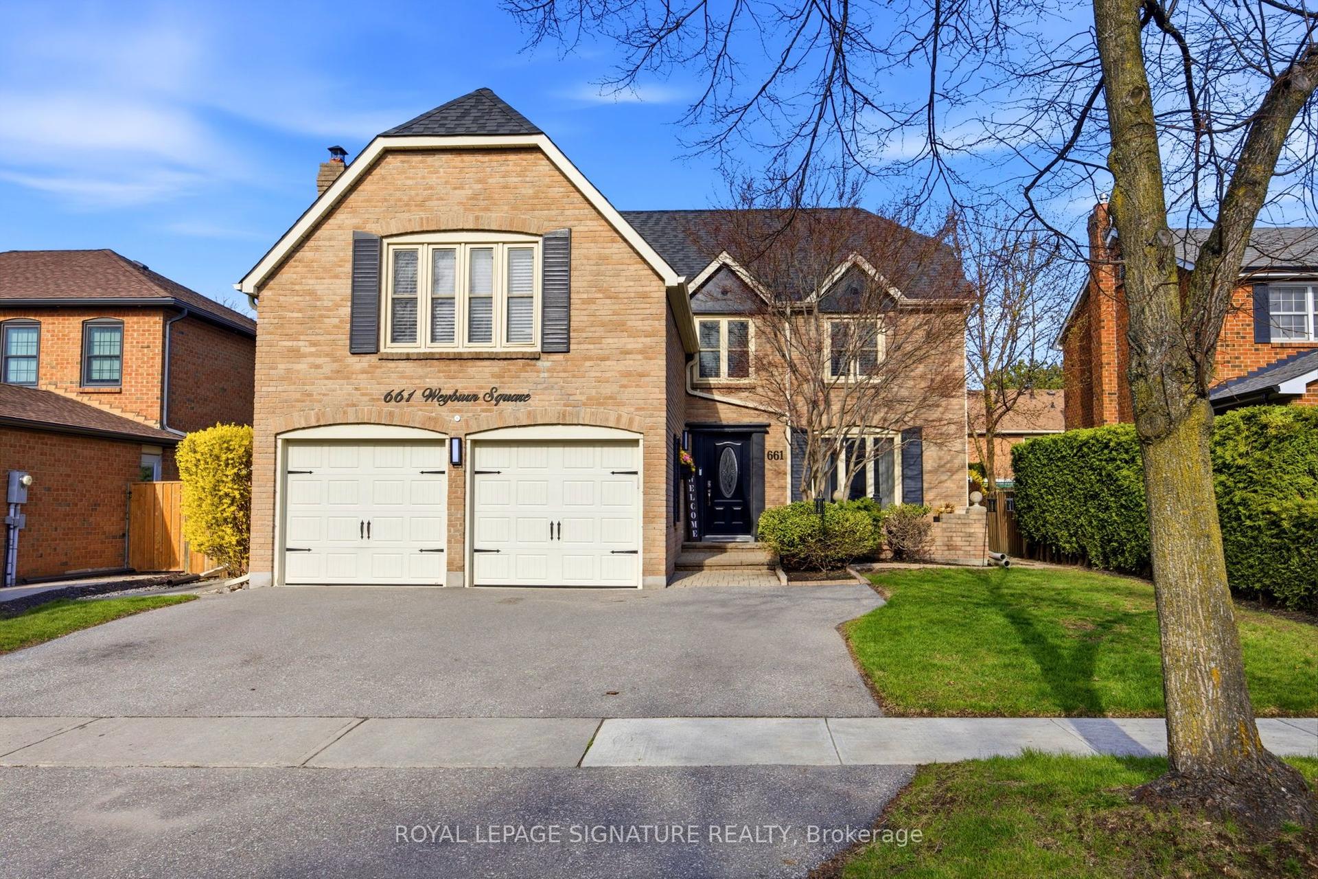 661 Weyburn Square — photo 1