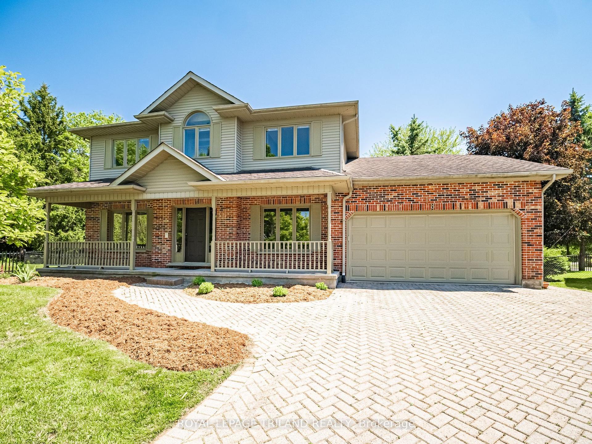 18 Angus Court W — photo 1