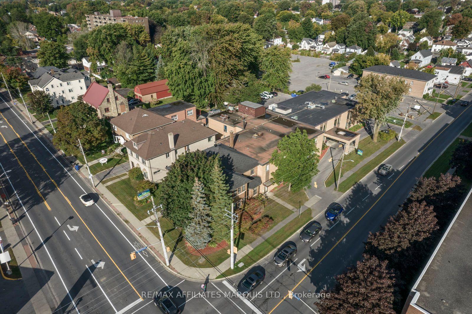 439 Second Street E — photo 1