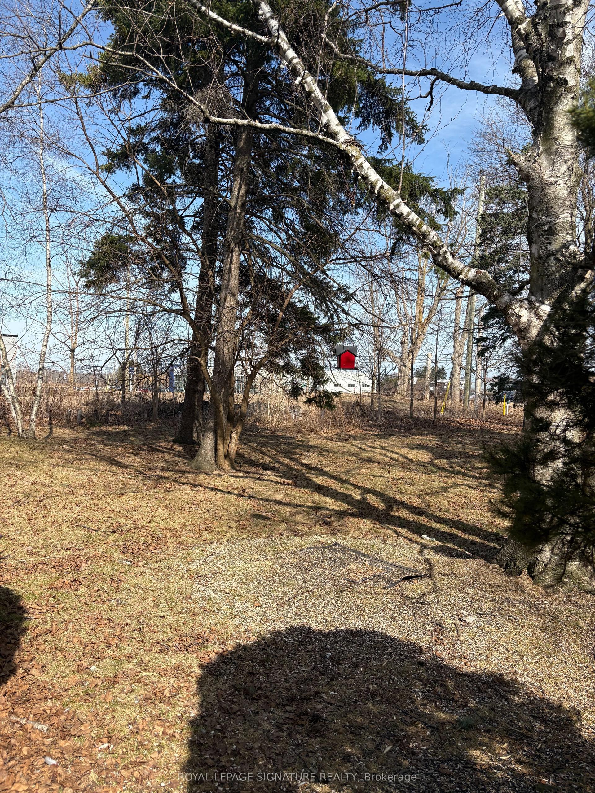 2492 Upper James Street — photo 1