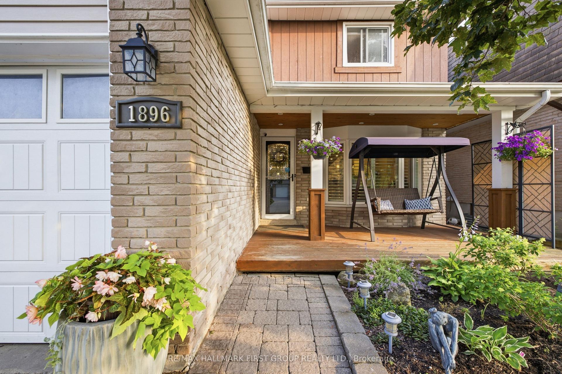 1896 New Street, Pickering — Detached for lease, photo 1