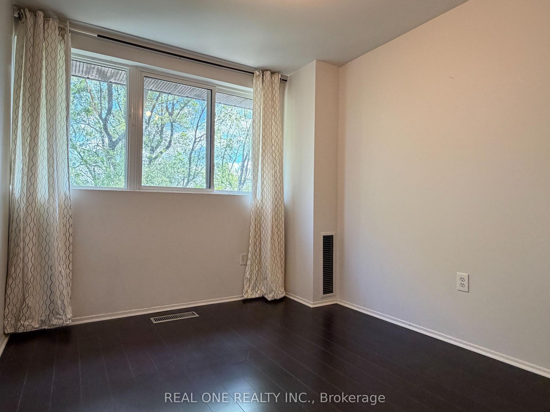 165 Cherokee Boulevard 288 #288 — photo 1