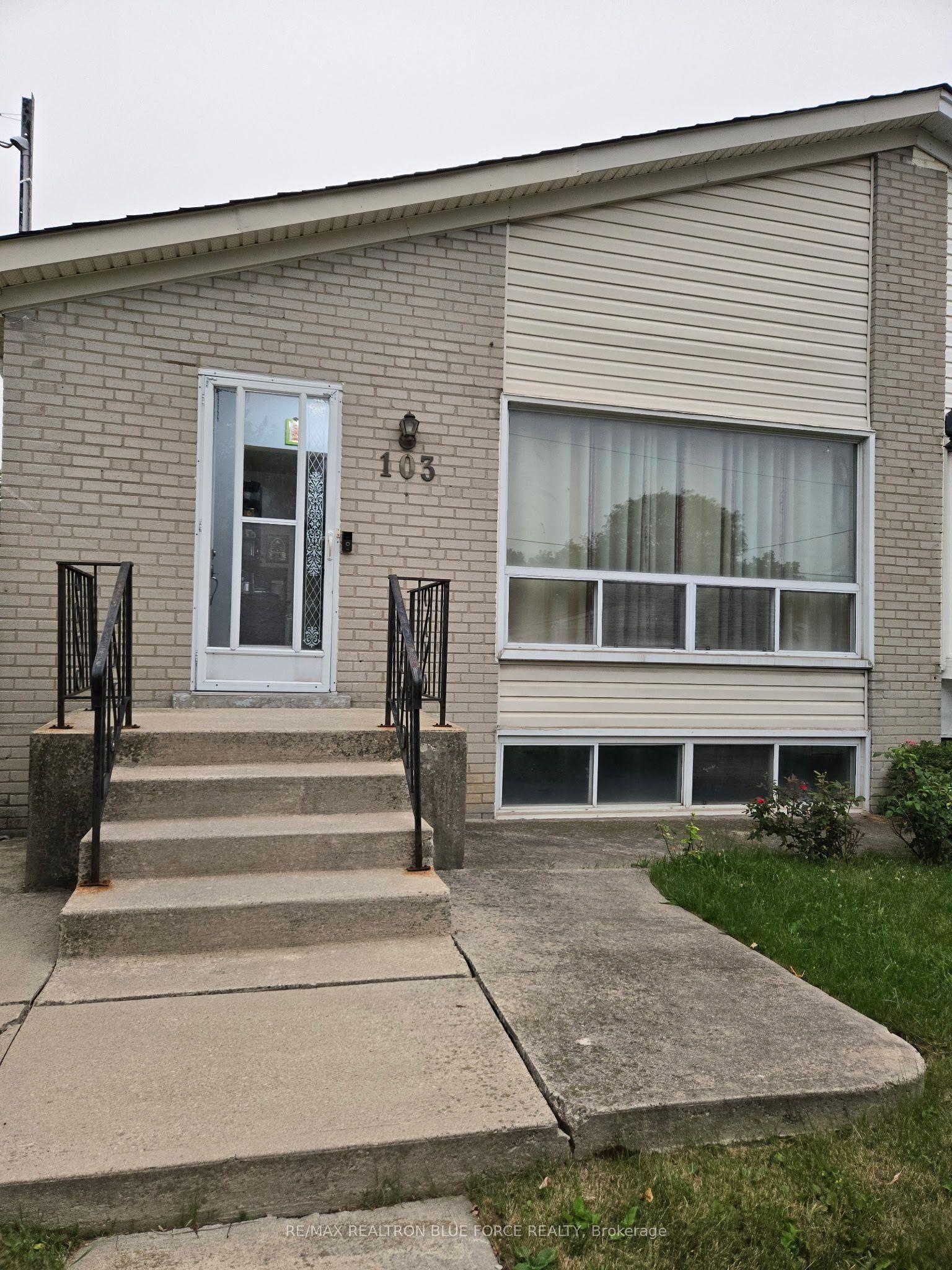 103 Santamonica Boulevard, Toronto — Semi-Detached for lease, photo 1