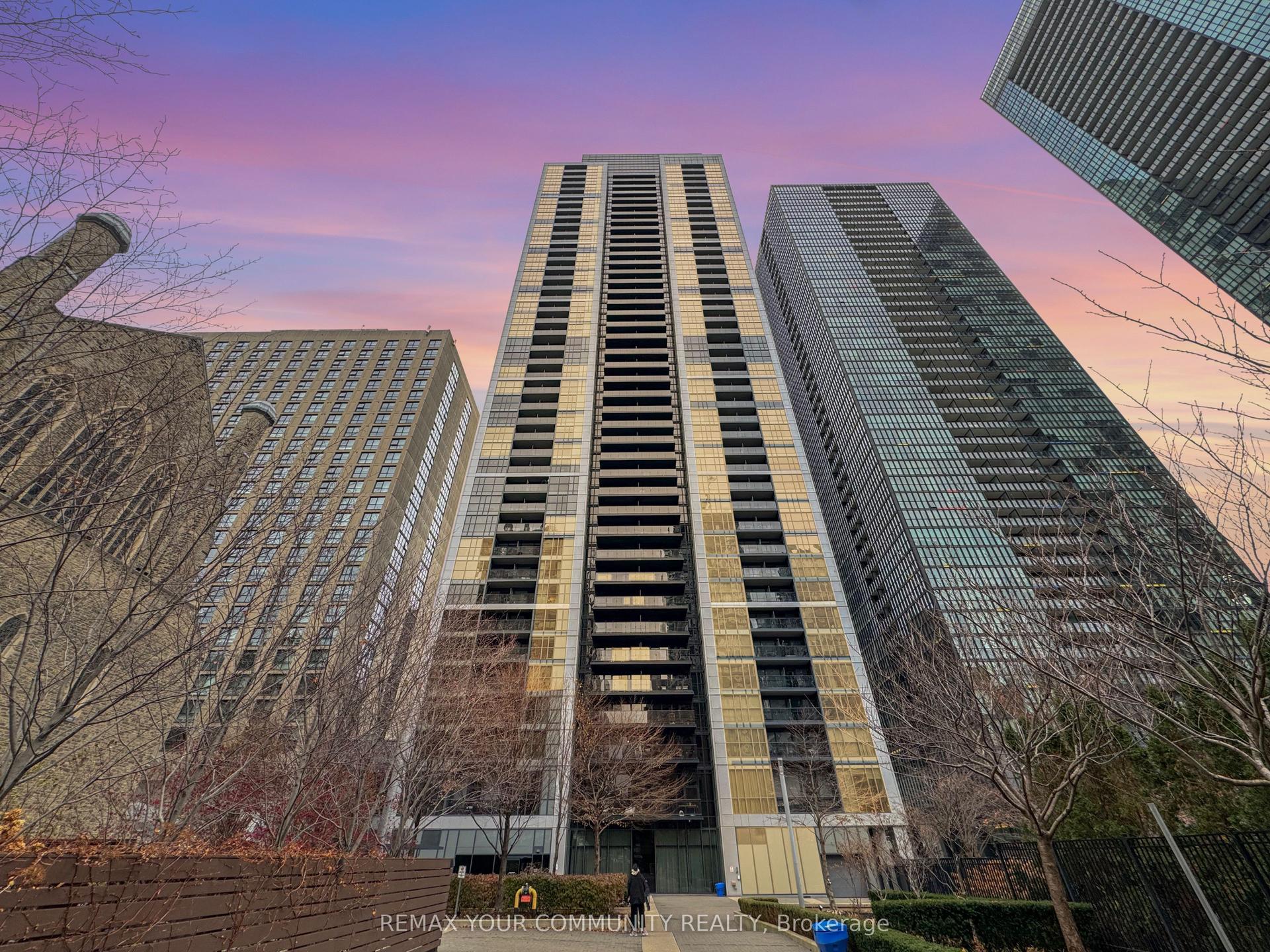 28 Ted Rogers Way 206 #206 — photo 1