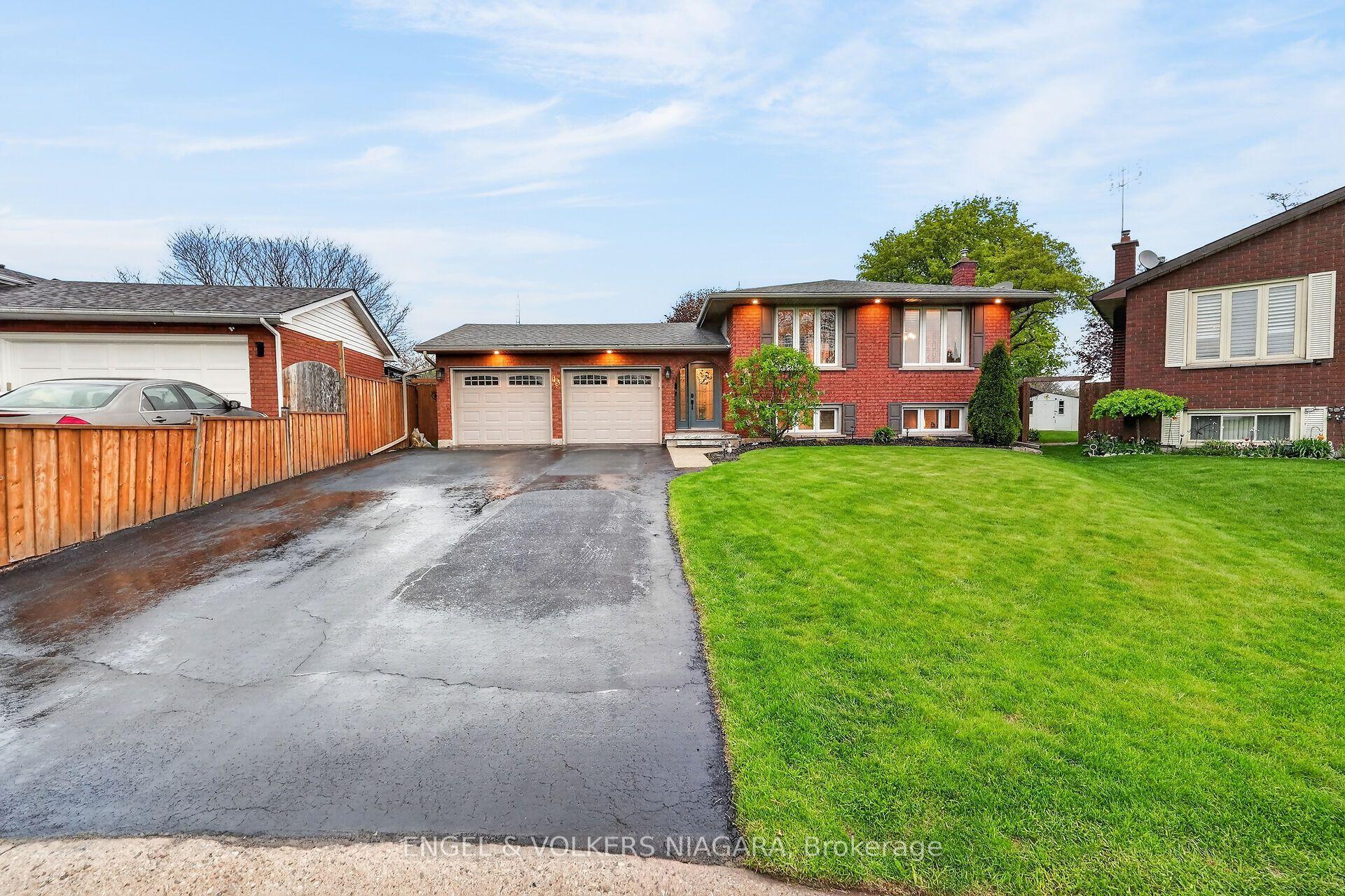 15 Flamboro Court — photo 1