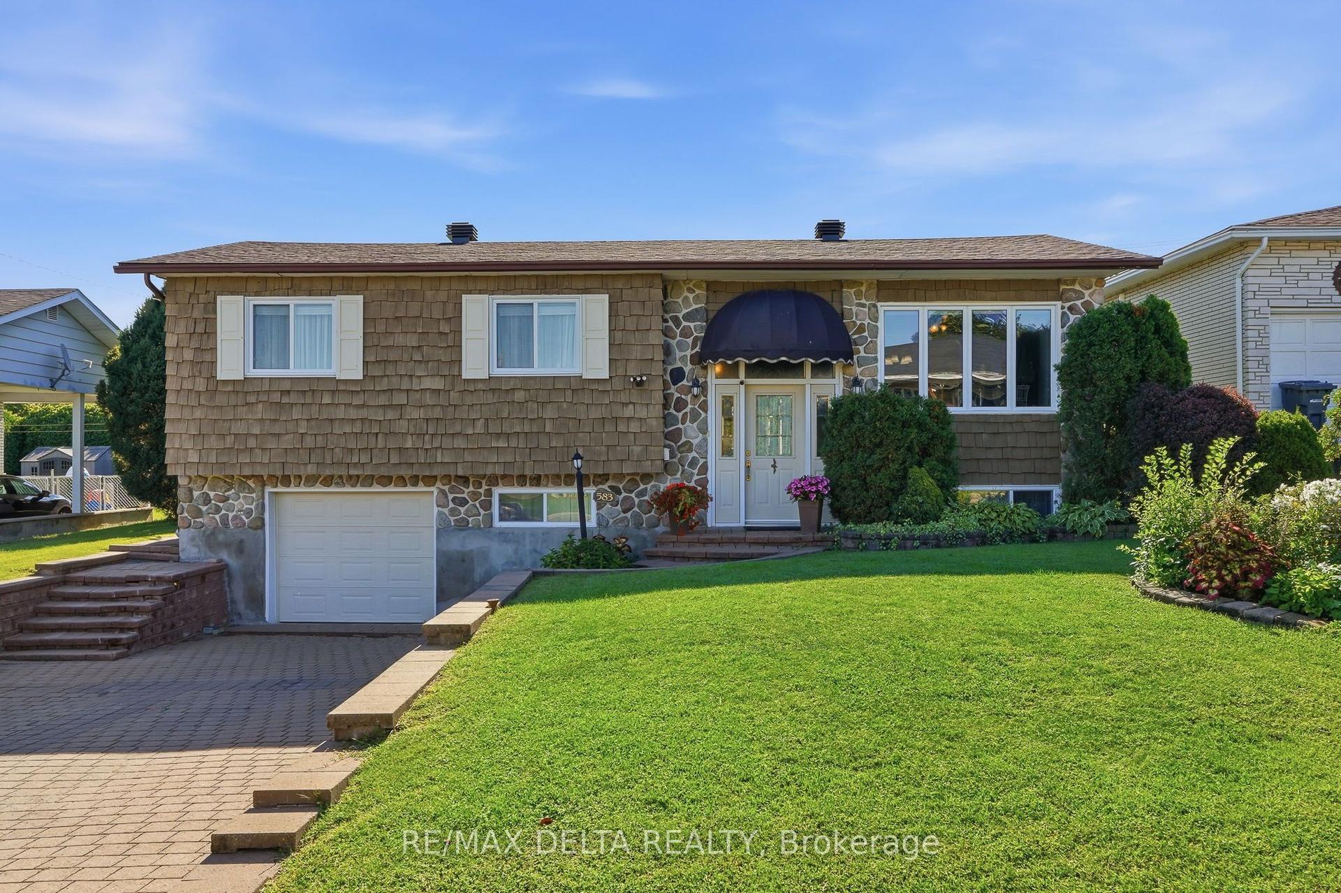 583 Theriault Street, Hawkesbury — Detached for sale, photo 1
