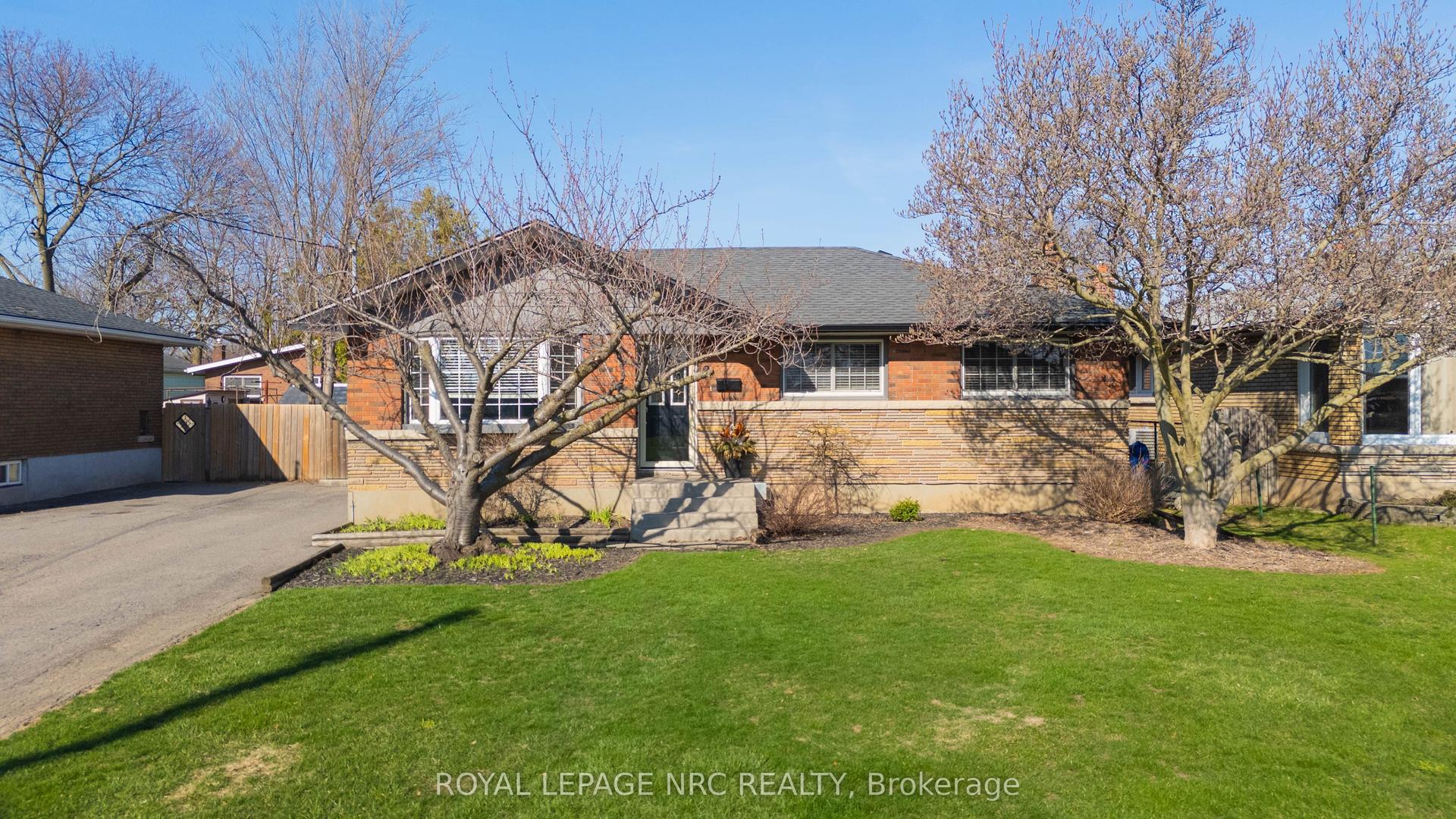 9 Greenhill Drive — photo 1