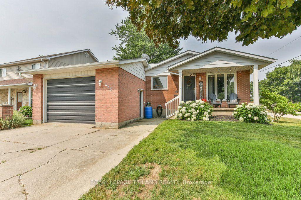 425 QUEEN Street, Lucan Biddulph — Detached for sale, photo 1